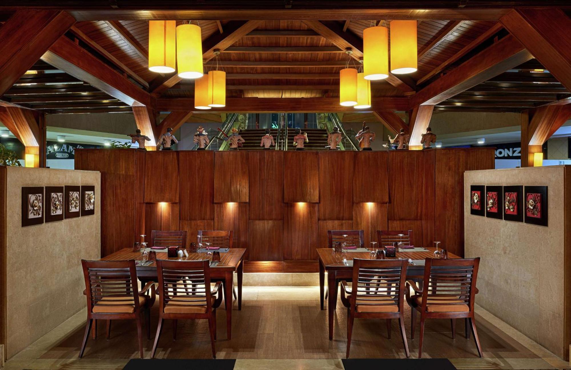Complex Hilton Plaza 5*