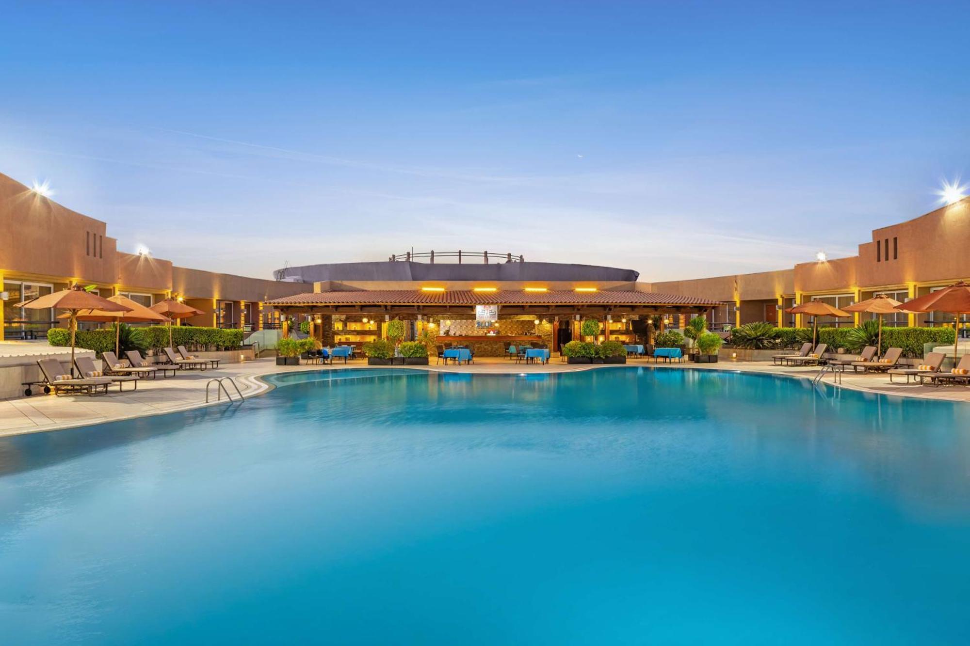 Complex Hilton Plaza 5*