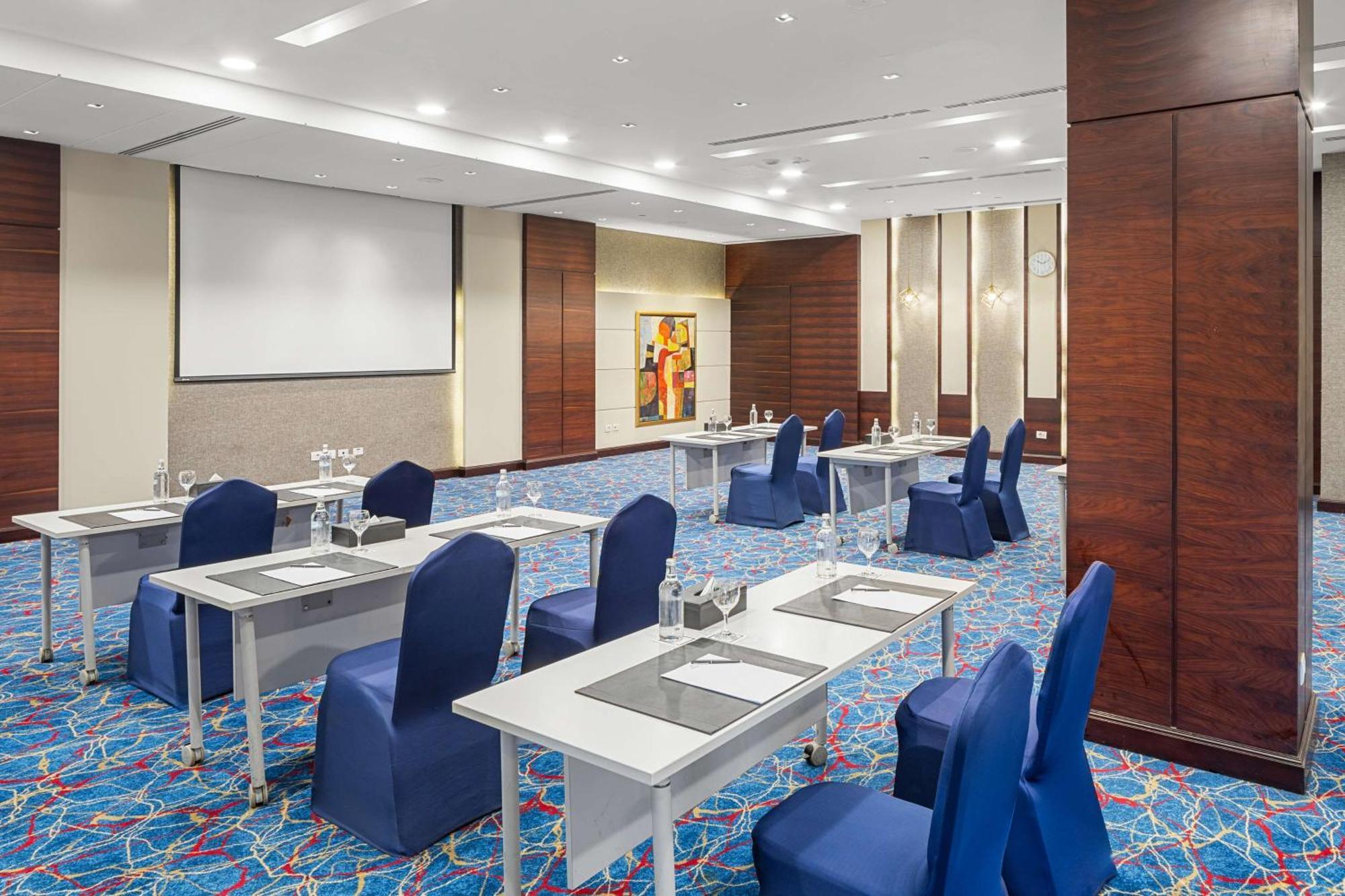 Complex Hilton Plaza 5*