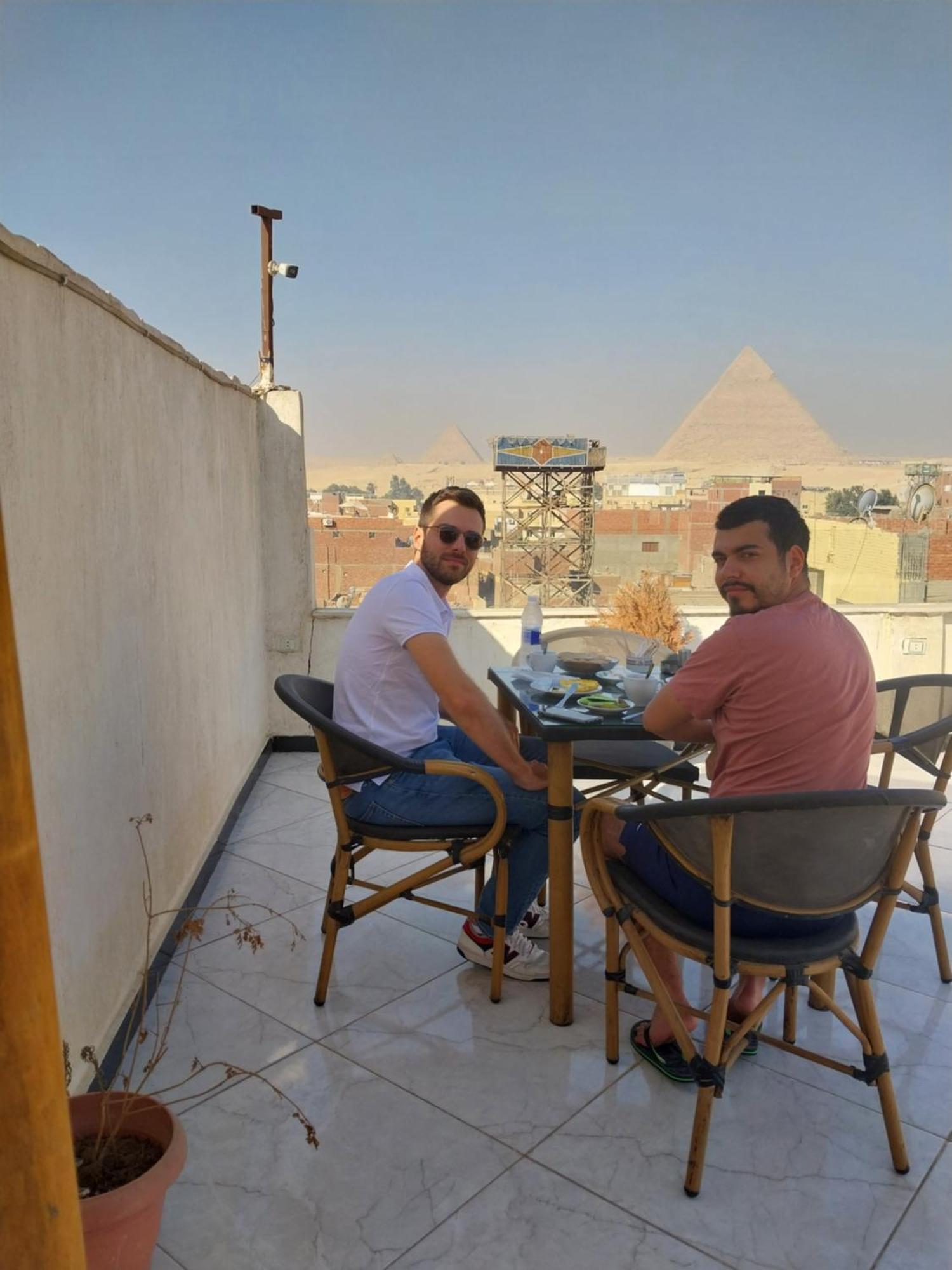 Eagles Pyramids View * Kafret el-Gabal