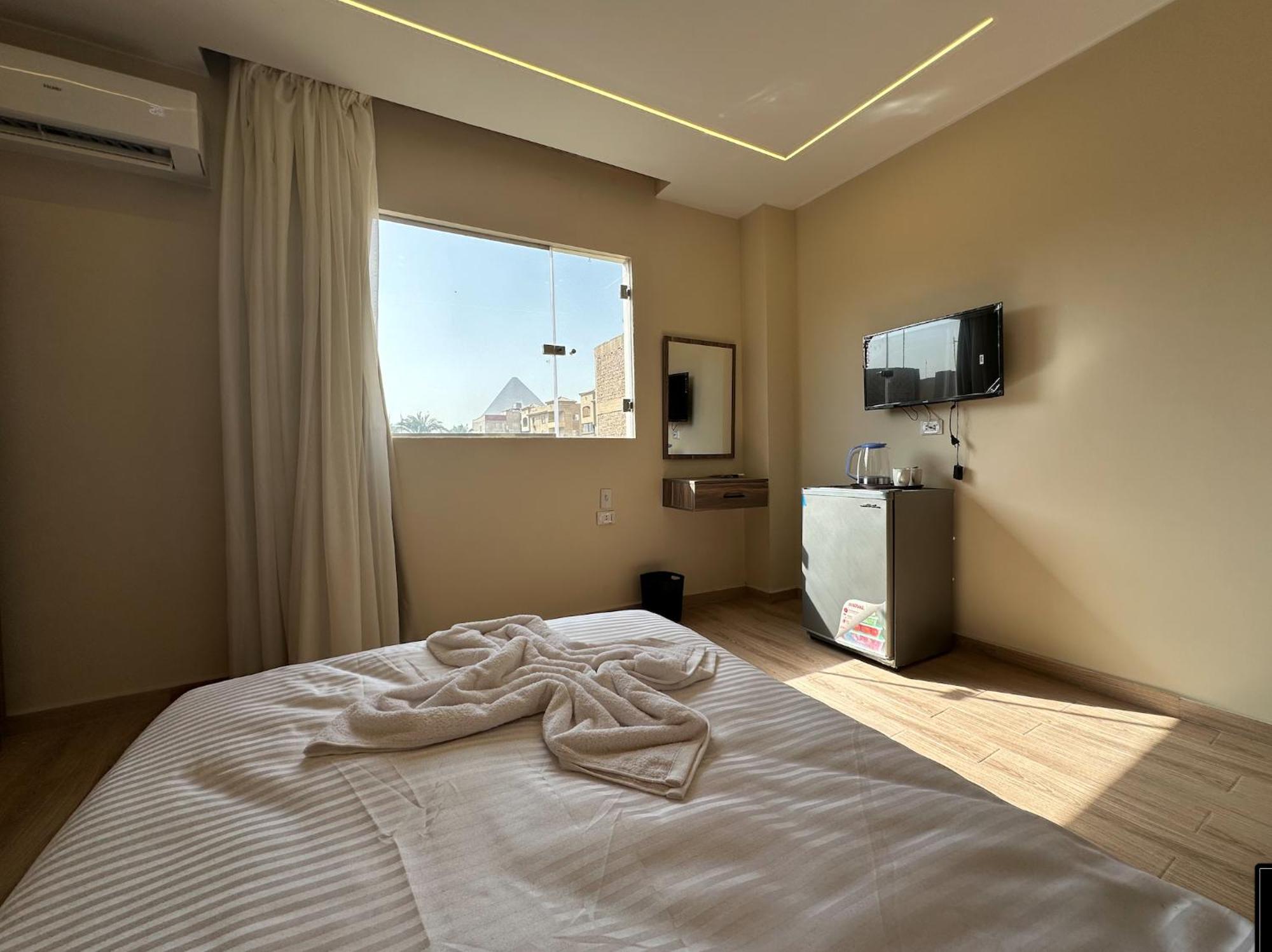 Night Pyramids Hotel Kafrat al Jabal