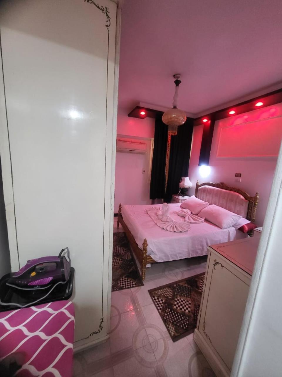 شقه فى ميامى بالاسكندريه مطله على البحر Apartment Alexandria