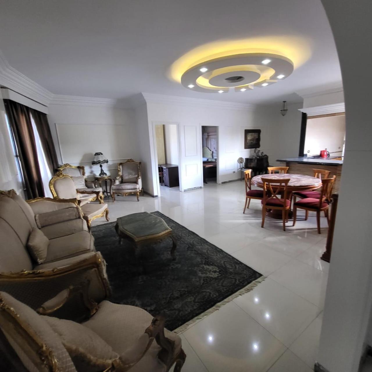 Apartment شقه فى ميامى بالاسكندريه مطله على البحر *