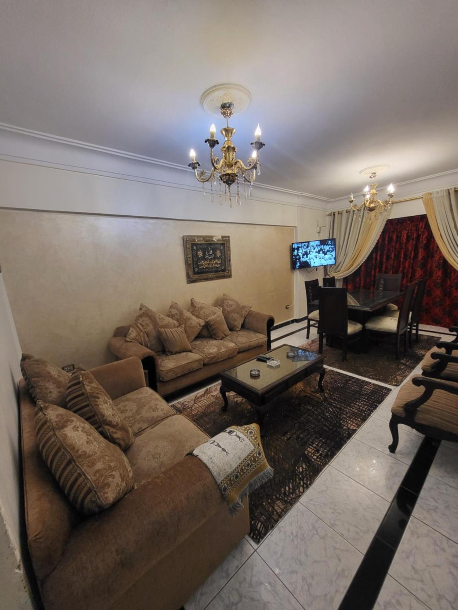 Apartment شقه فى ميامى بالاسكندريه مطله على البحر *