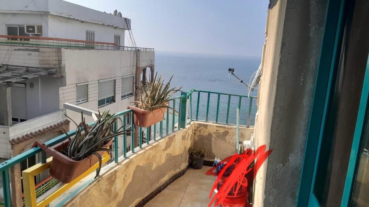 Zamzm Panoramic Sea View Family Flat - Beachfront Alexandria