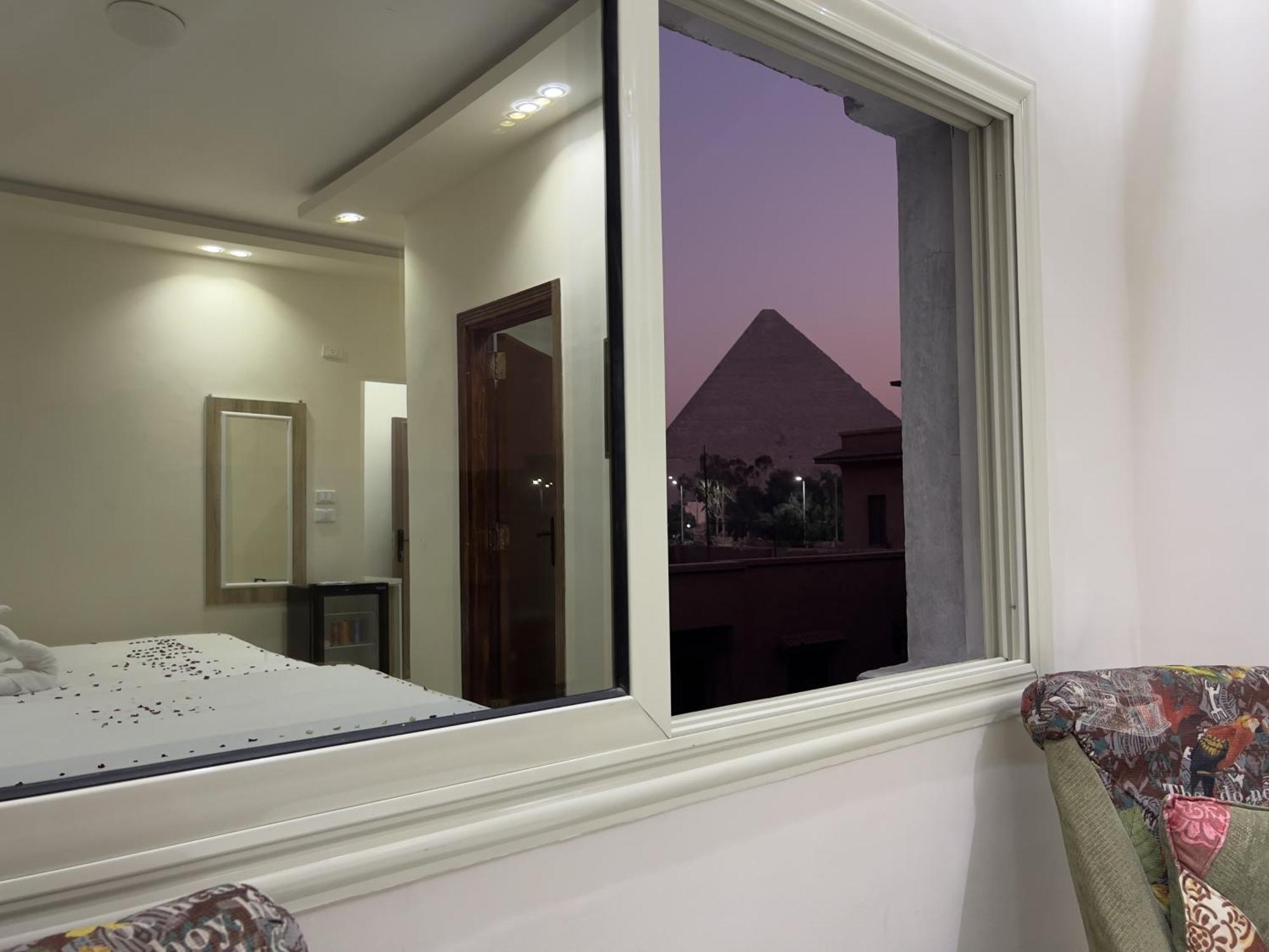 Cheristo Pyramids View Bed & Breakfast