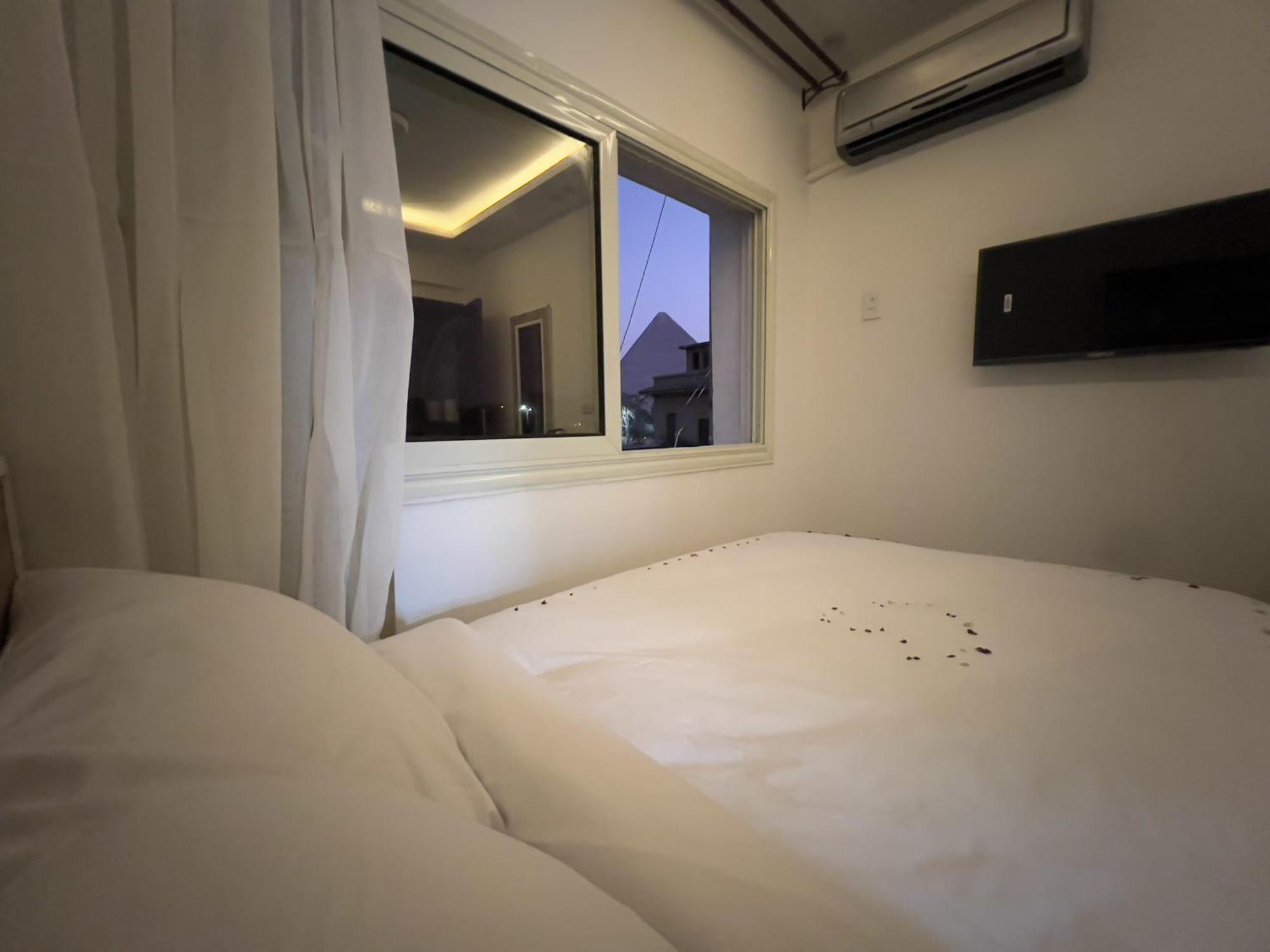 Bed & Breakfast Cheristo Pyramids View Kafrat al Jabal