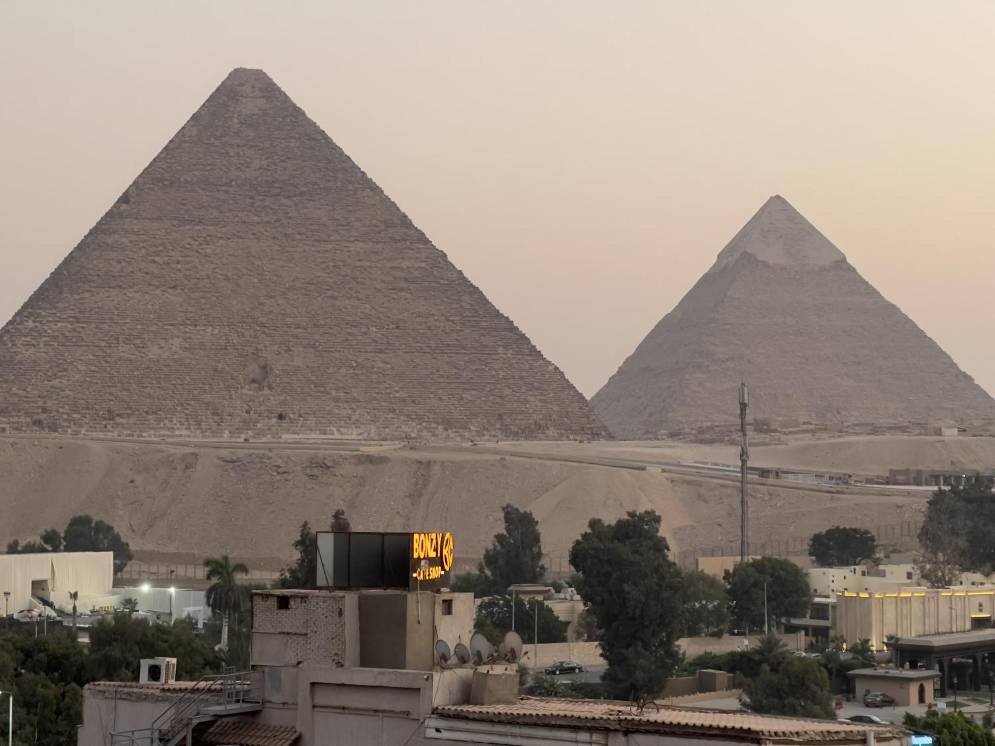 Cheristo Pyramids View Bed & Breakfast