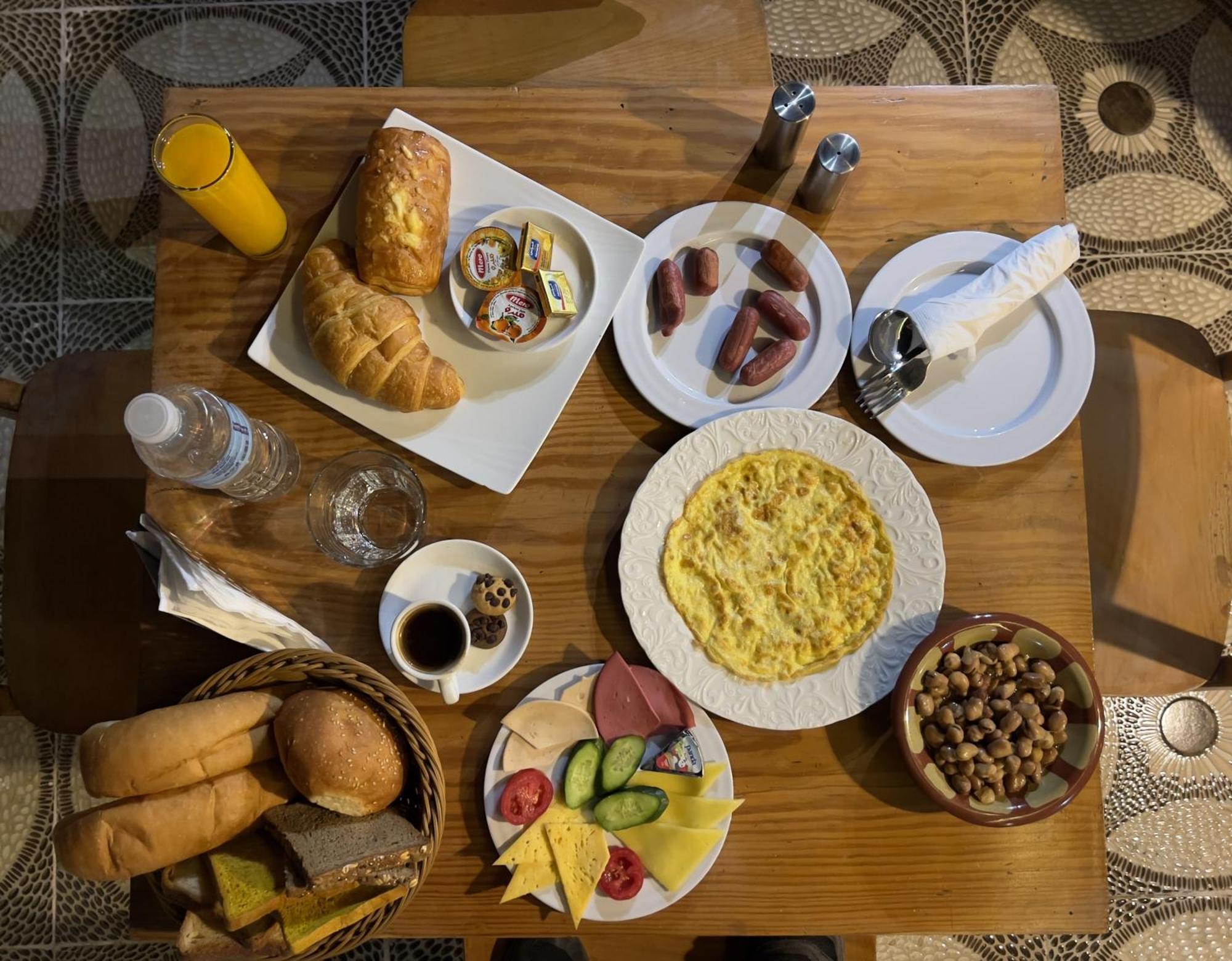 Cheristo Pyramids View Bed & Breakfast Kafrat al Jabal