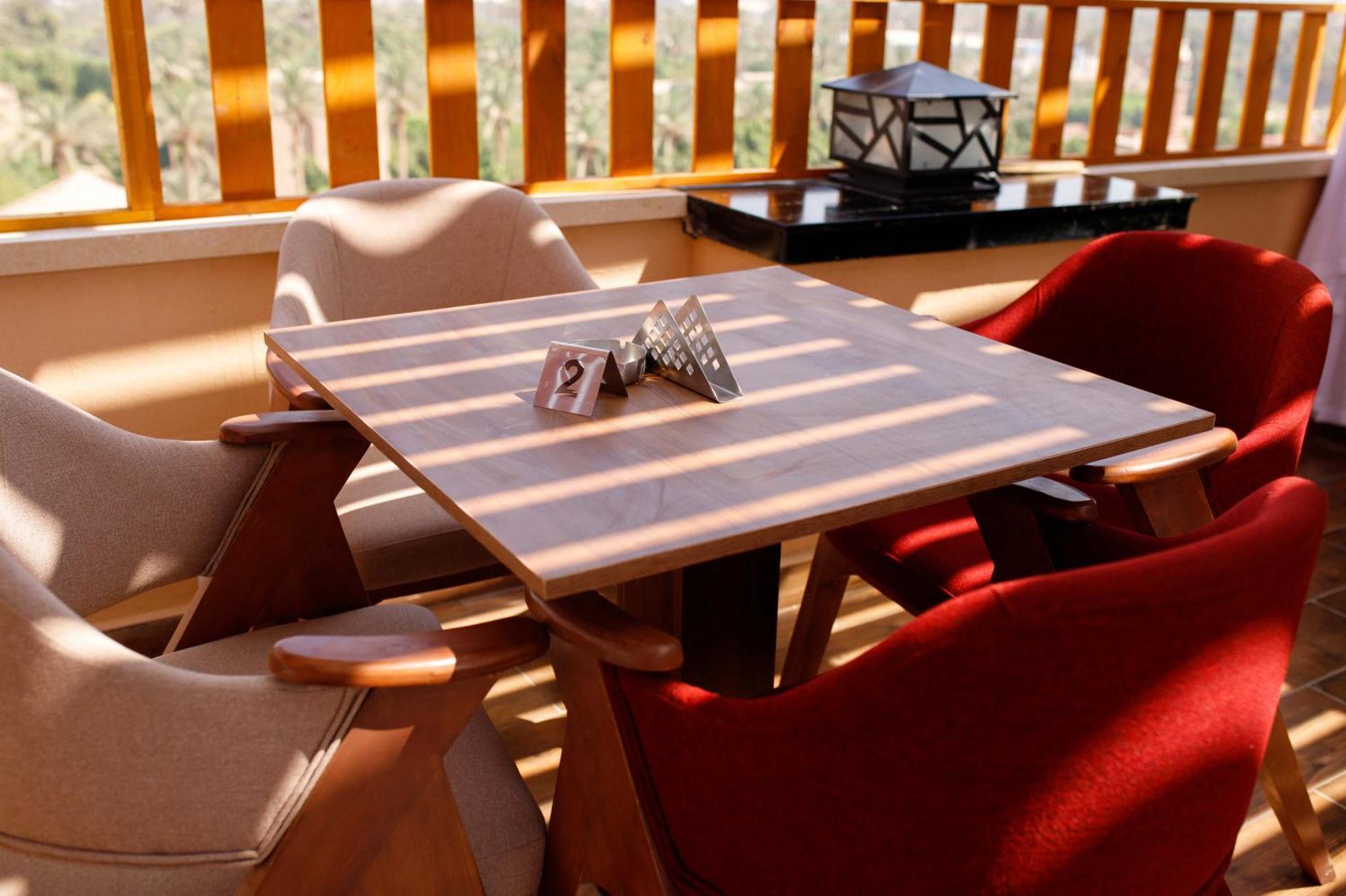 Pyramids Sunshine View Hotel Kafrat al Jabal