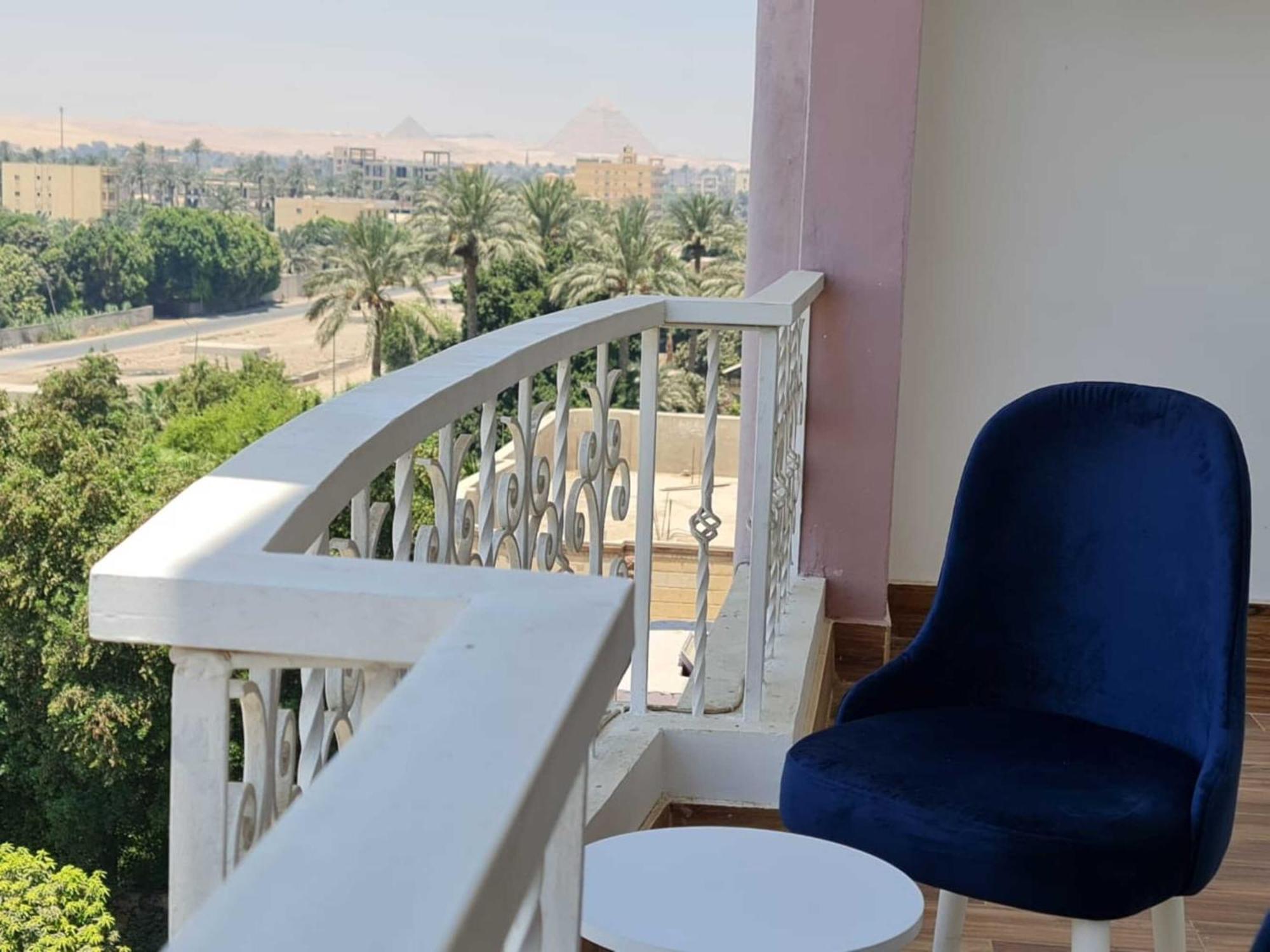 Hotel Pyramids Sunshine View