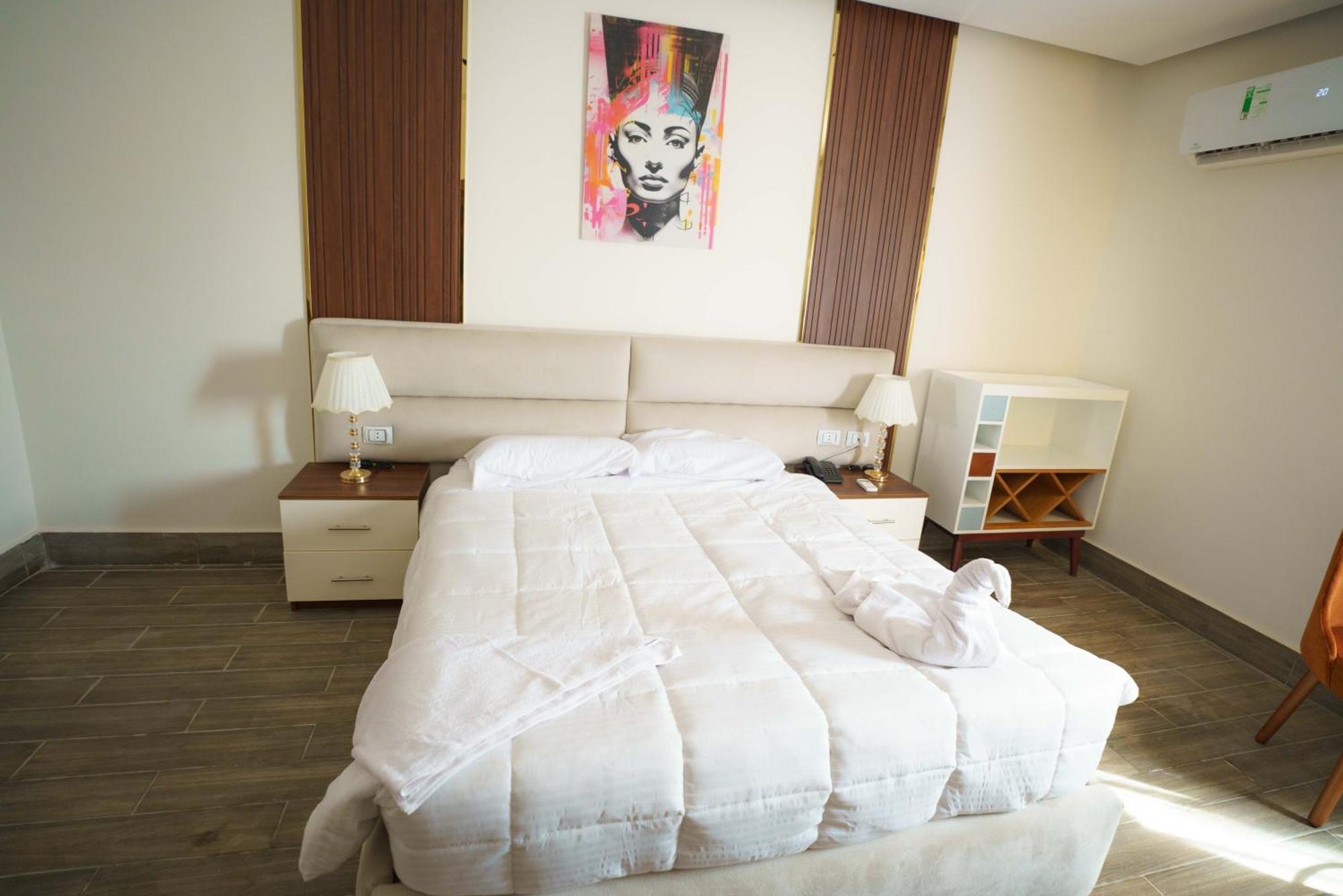 Pyramids Sunshine View 5* Kafrat al Jabal