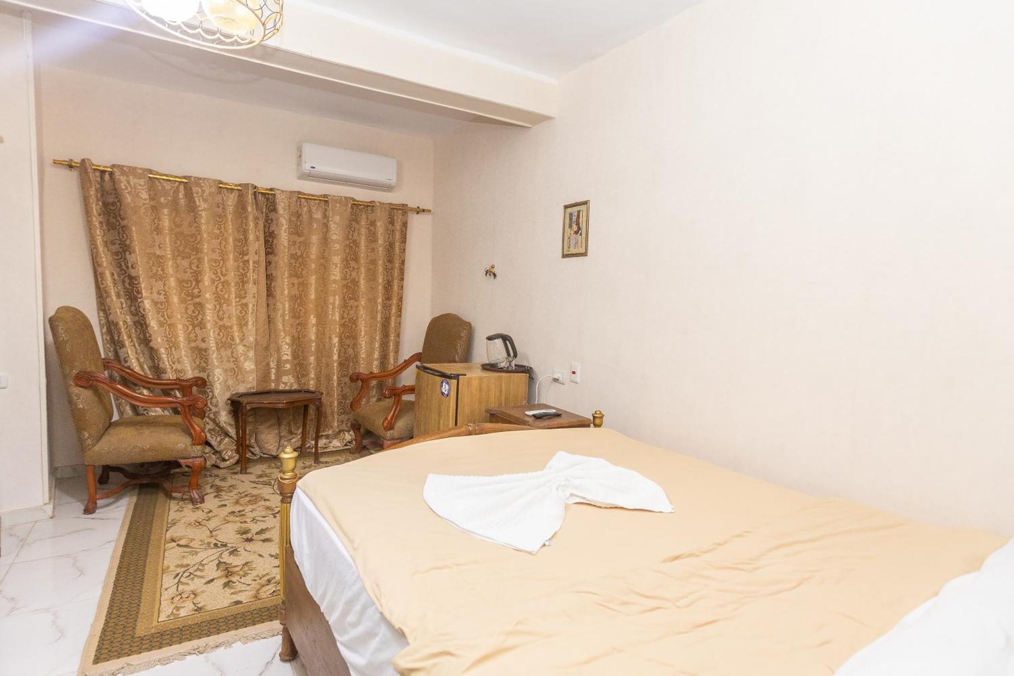 Grensha Pyramids Guest house Kafrat al Jabal