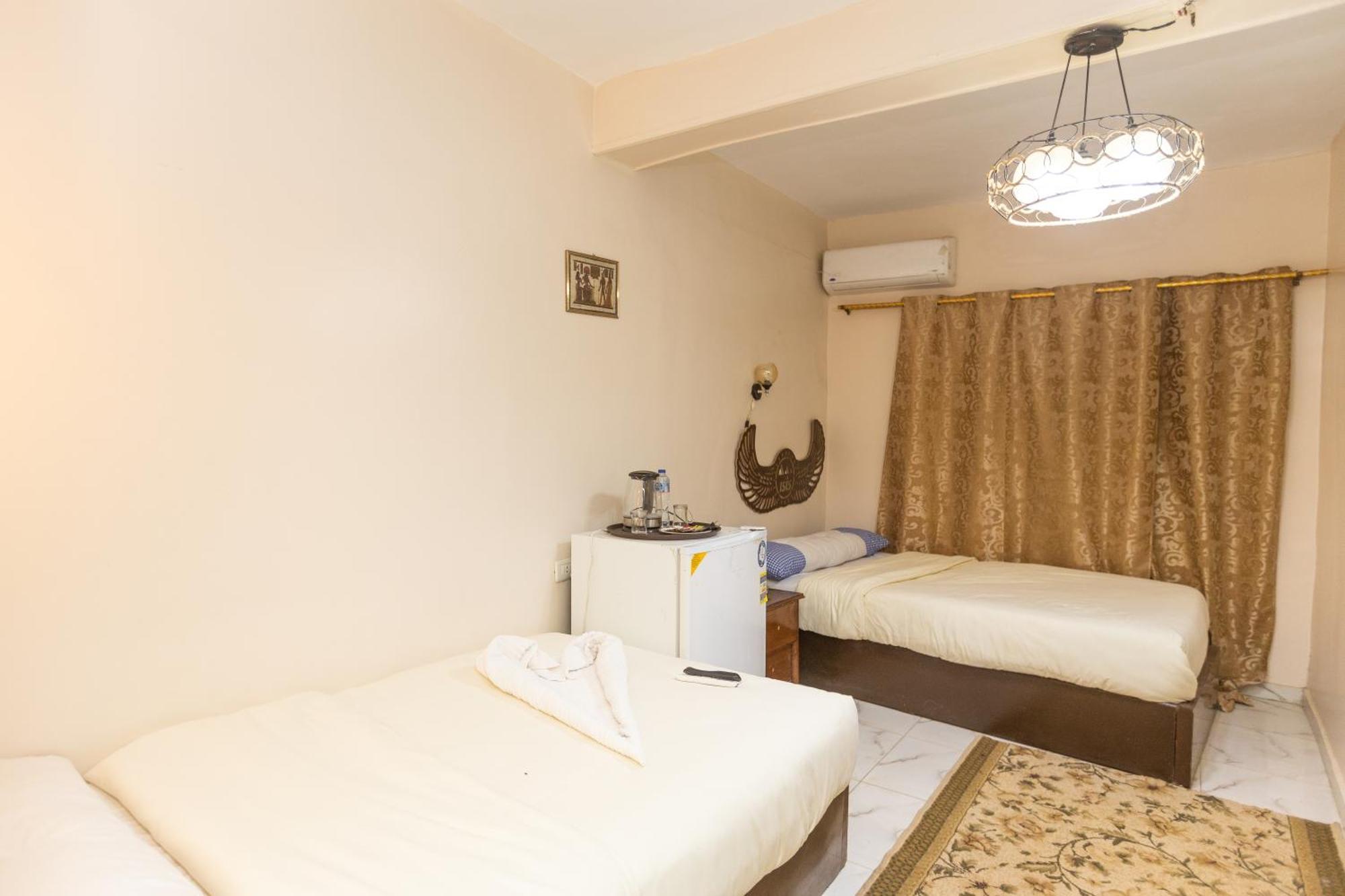 Guest house Grensha Pyramids