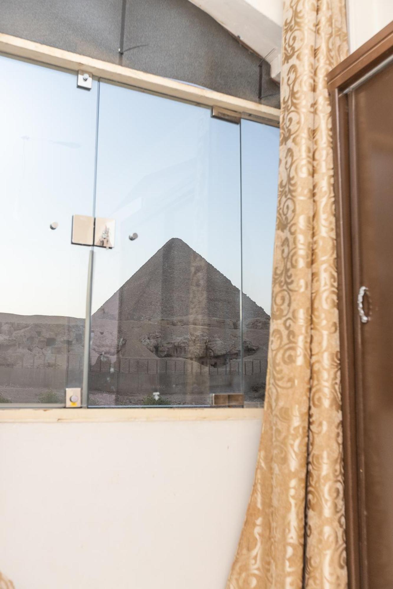 Grensha Pyramids Guest house *