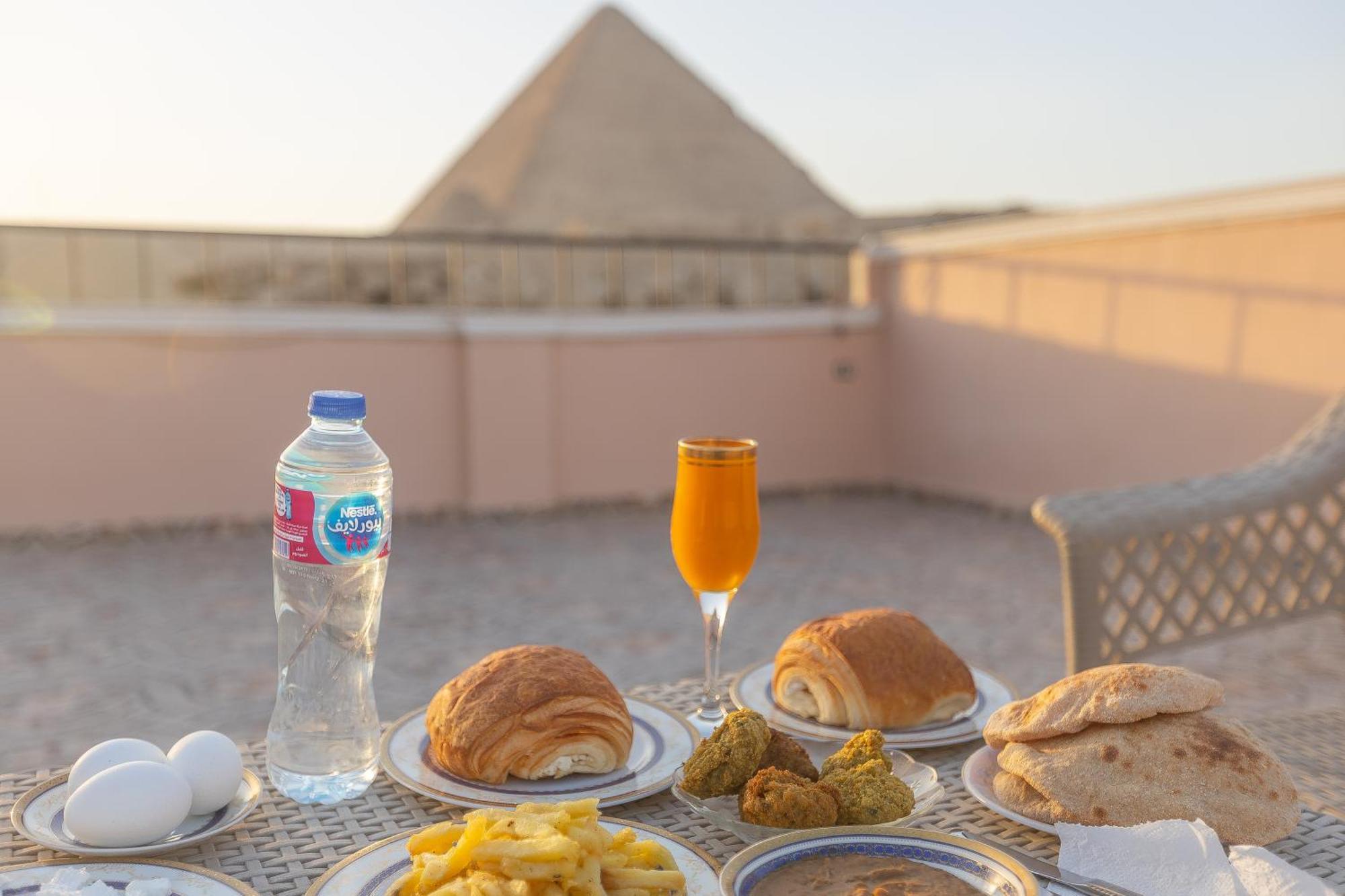 Grensha Pyramids Kafrat al Jabal