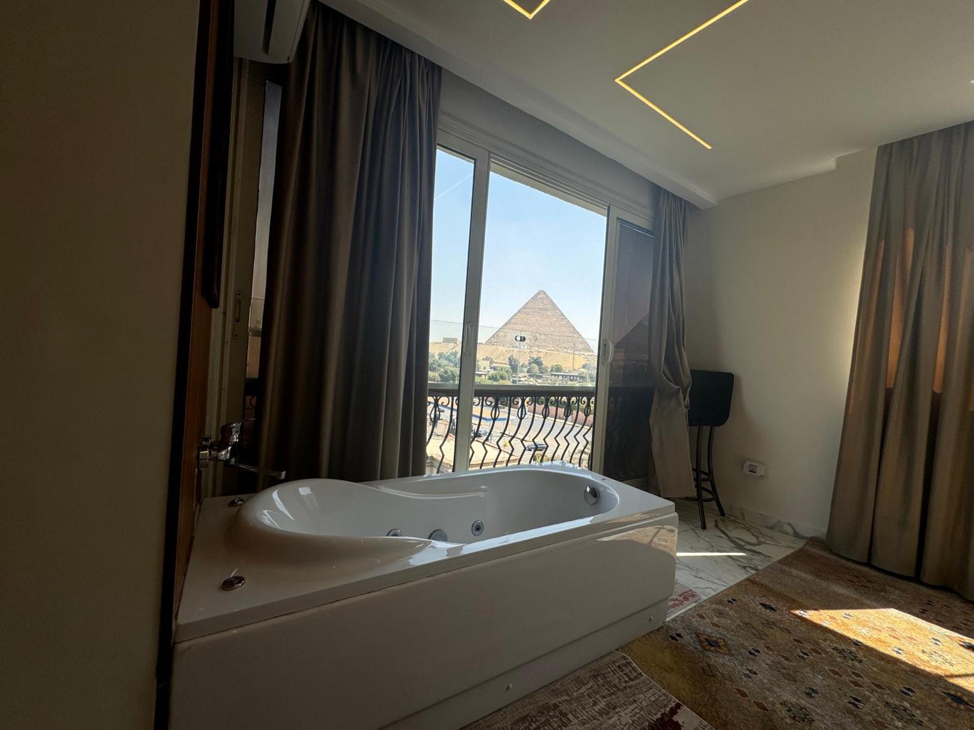 Unique Pyramids Boutique * Kafrat al Jabal