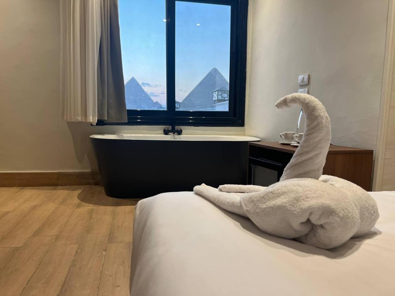 Maro Pyramids Hotel
