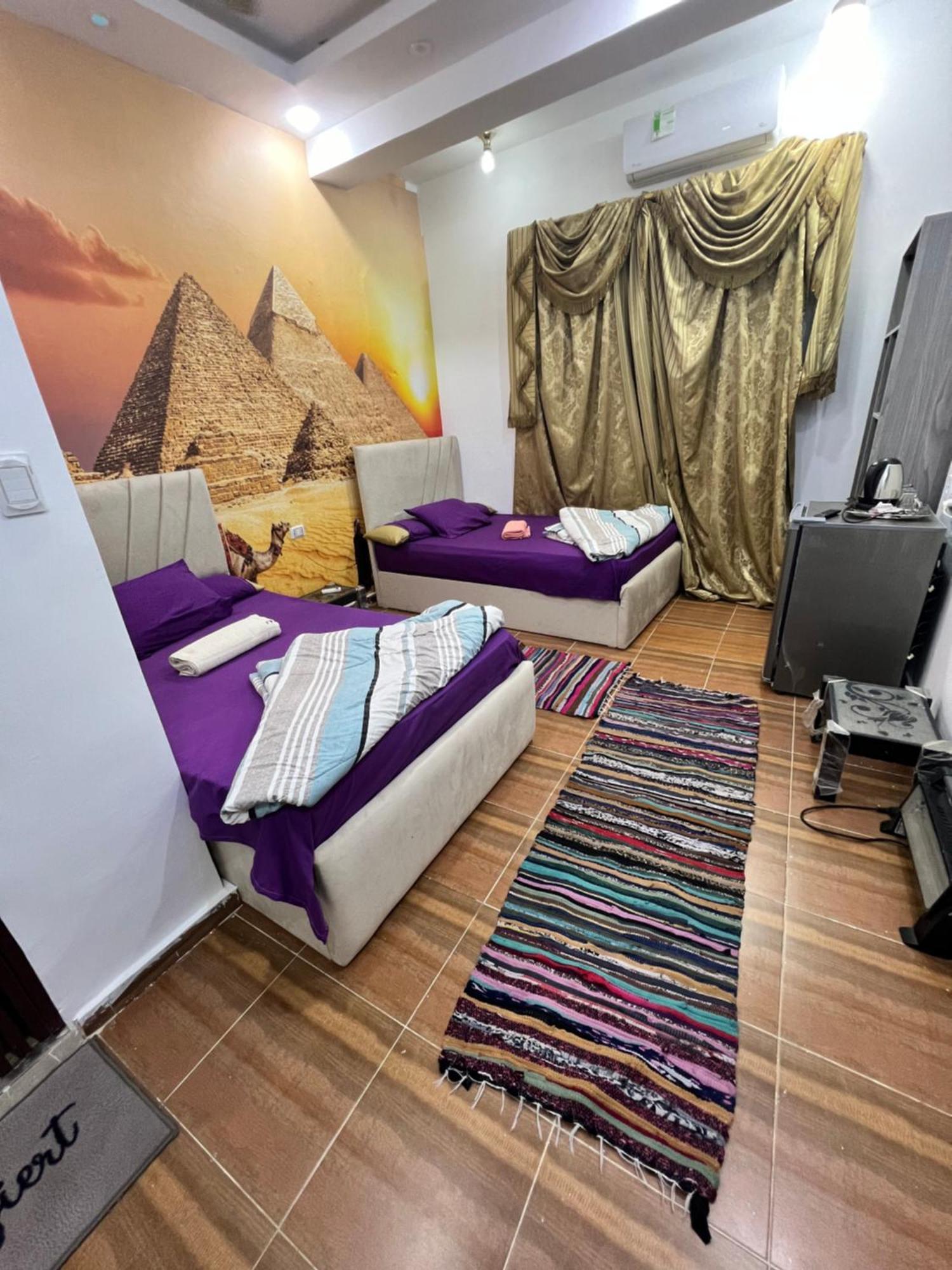 Acomodação com café da manhã  2 Jana Pyramids View Kafret el-Gabal