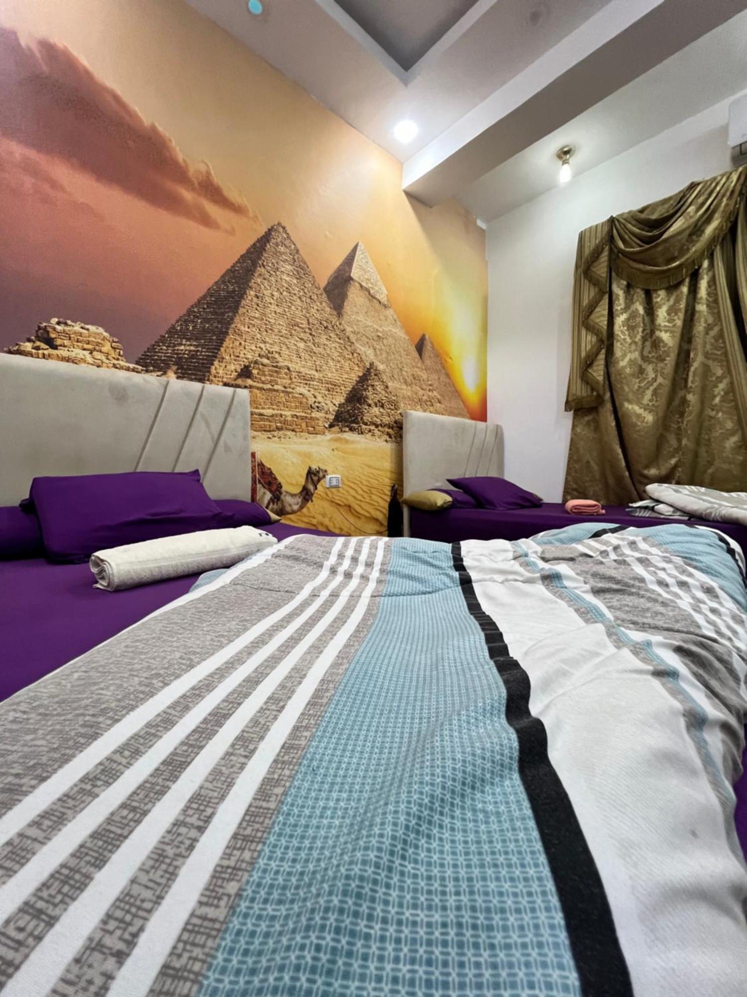 2 Jana Pyramids View