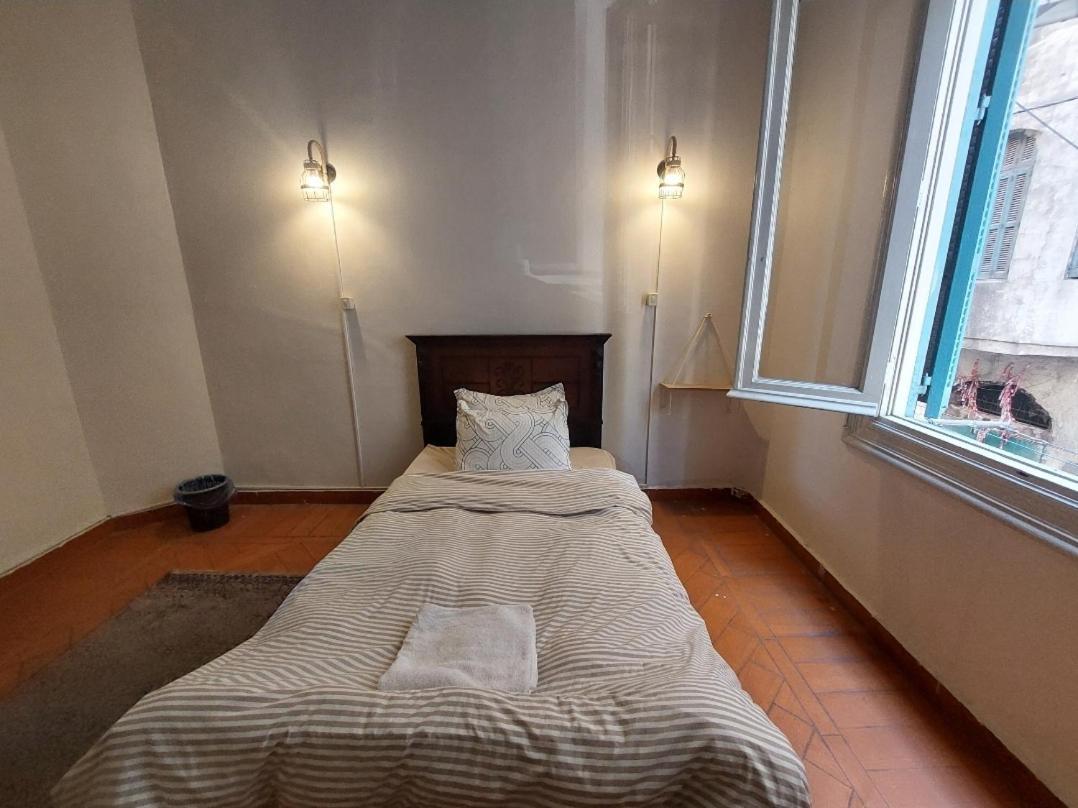 Homestay Private At Shared Apartment, Only Men And Sorry Ladies Not Allowed 仅限男士