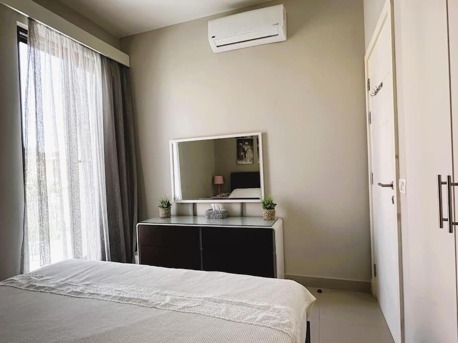 Luminous 4br Villa, Free Pool & Lagoon Access At Gouna *
