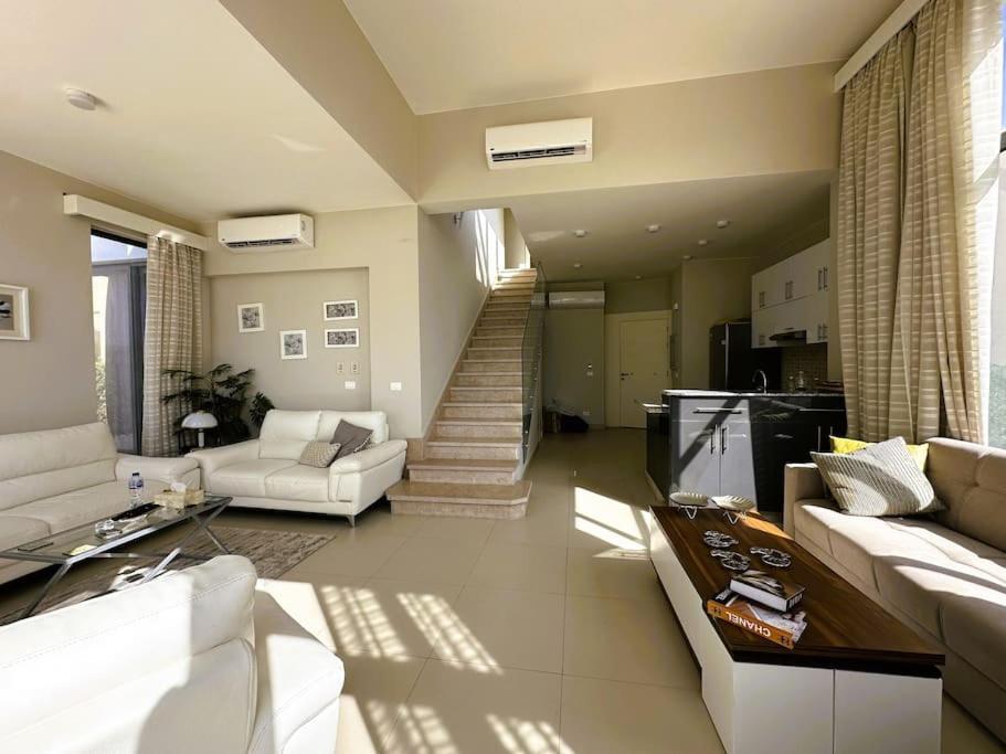 Luminous 4br Villa, Free Pool & Lagoon Access At Gouna