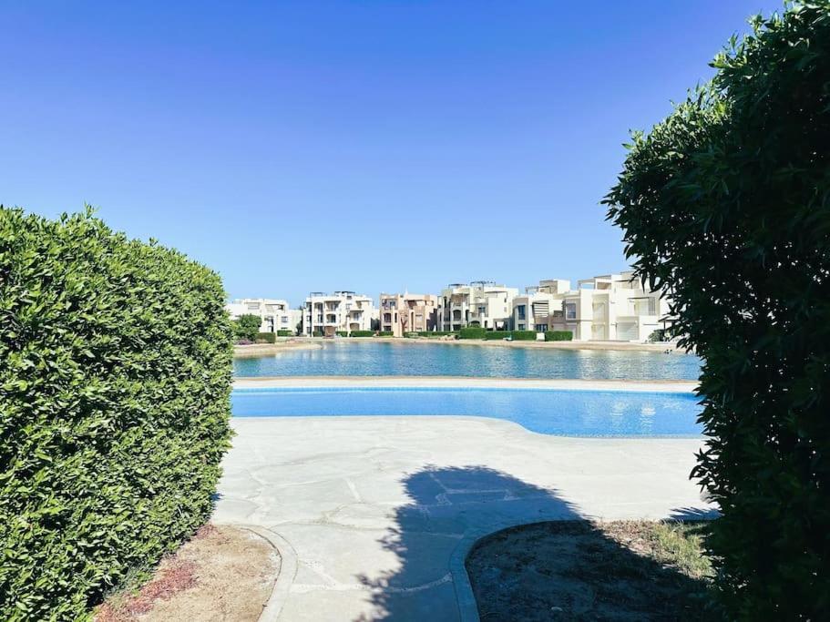 Luminous 4br Villa, Free Pool & Lagoon Access At Gouna *