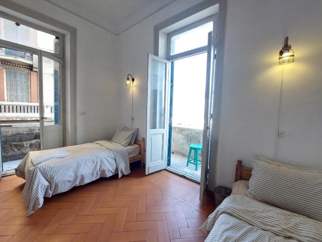 Homestay Private At Shared Apartment, Only Men And Sorry Ladies Not Allowed 仅限男士 Alexandria