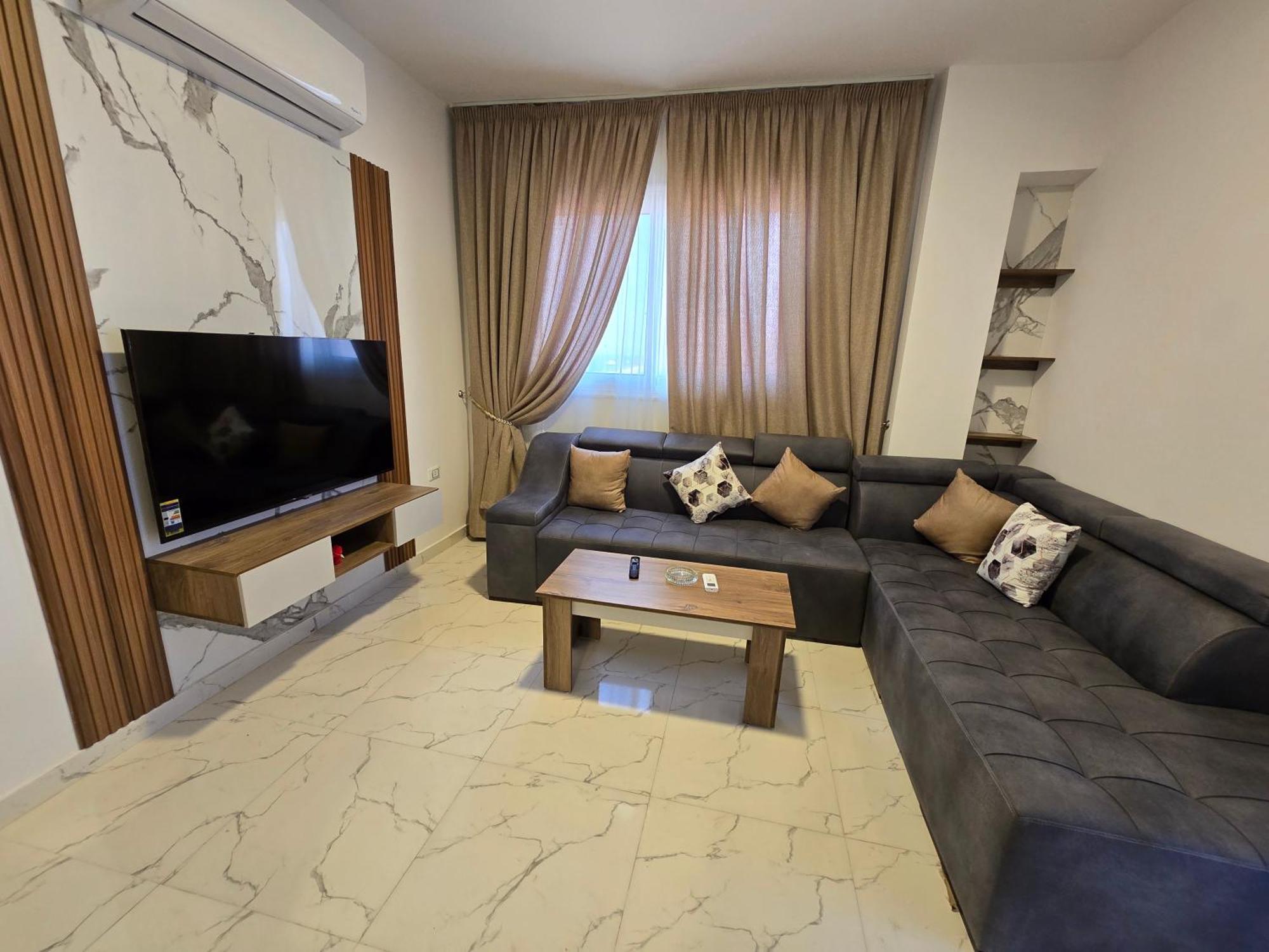 La Prestigia Apartment *
