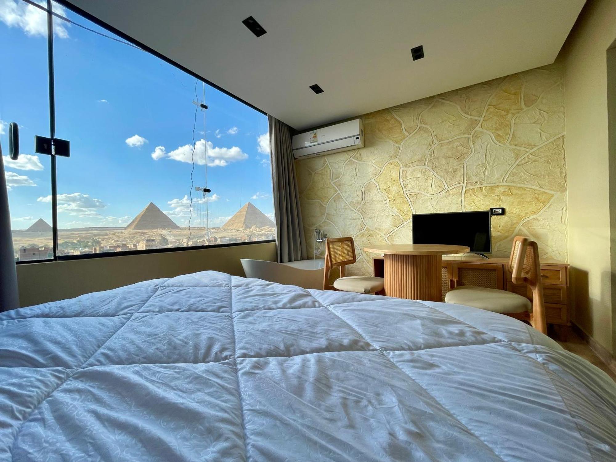Eterna Pyramids