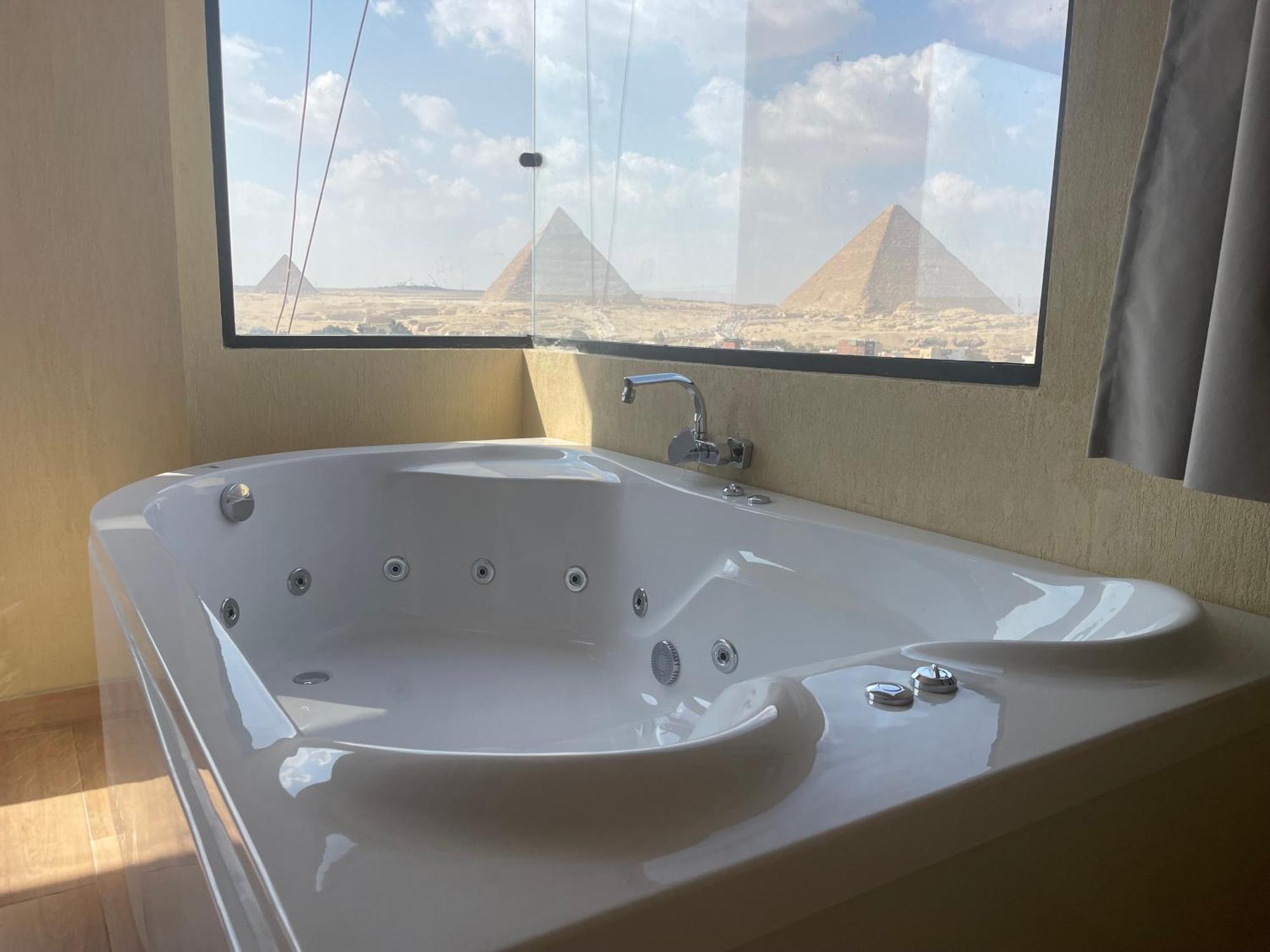 Eterna Pyramids 4*