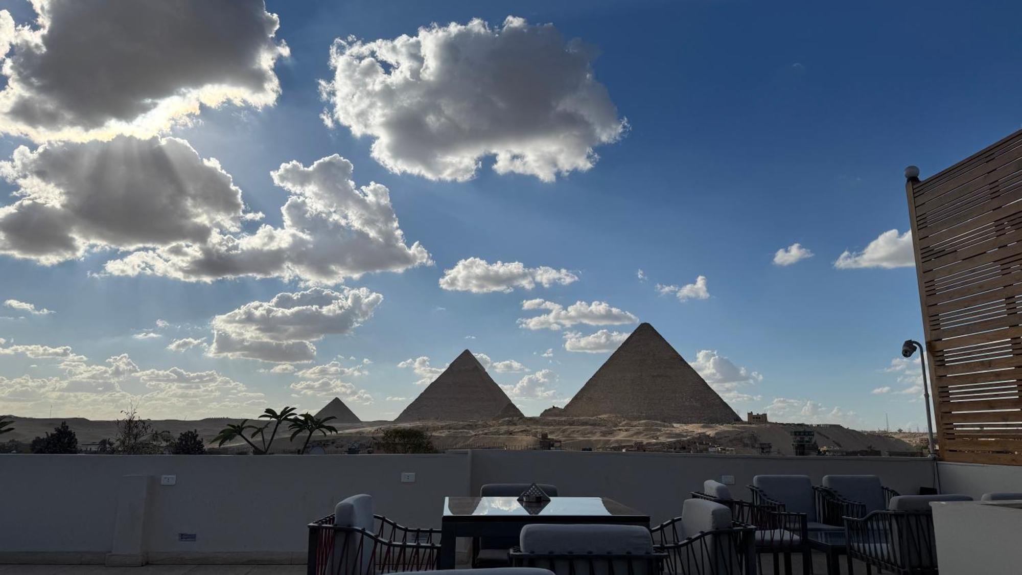 Pyramids Otel 4*