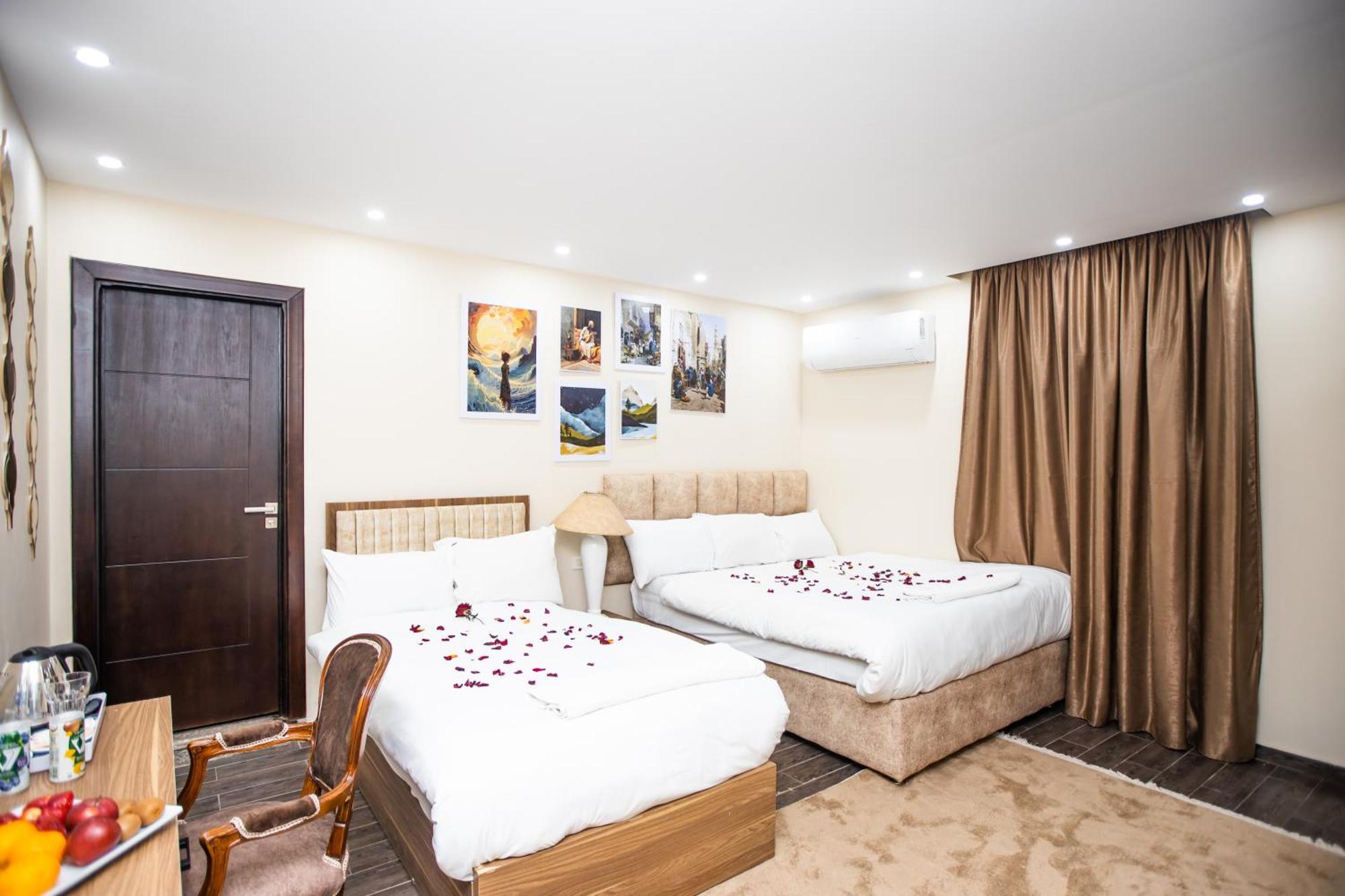 Comfort Giza Golden *