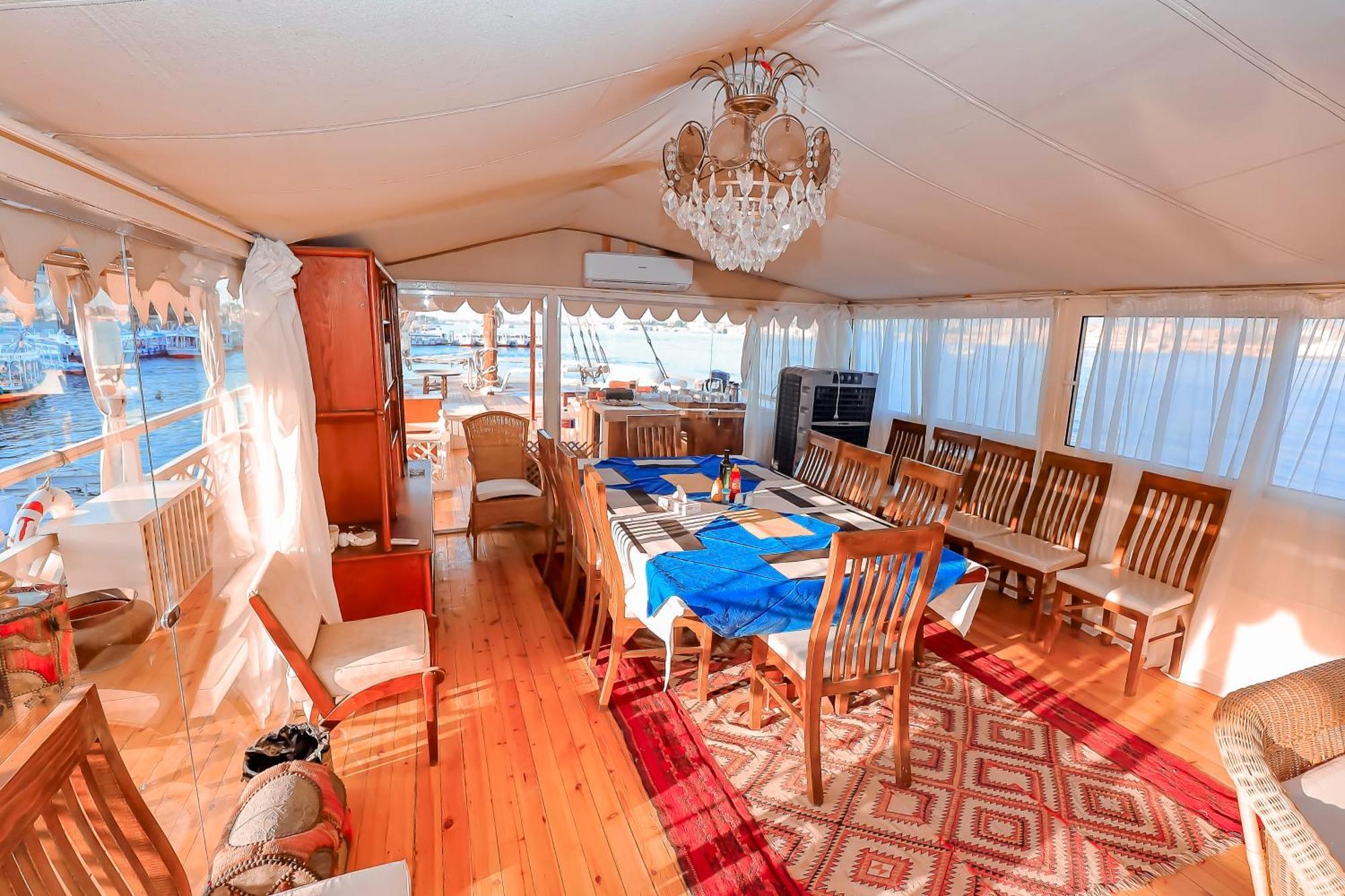 Botel Saray El Nil Dahabiya *