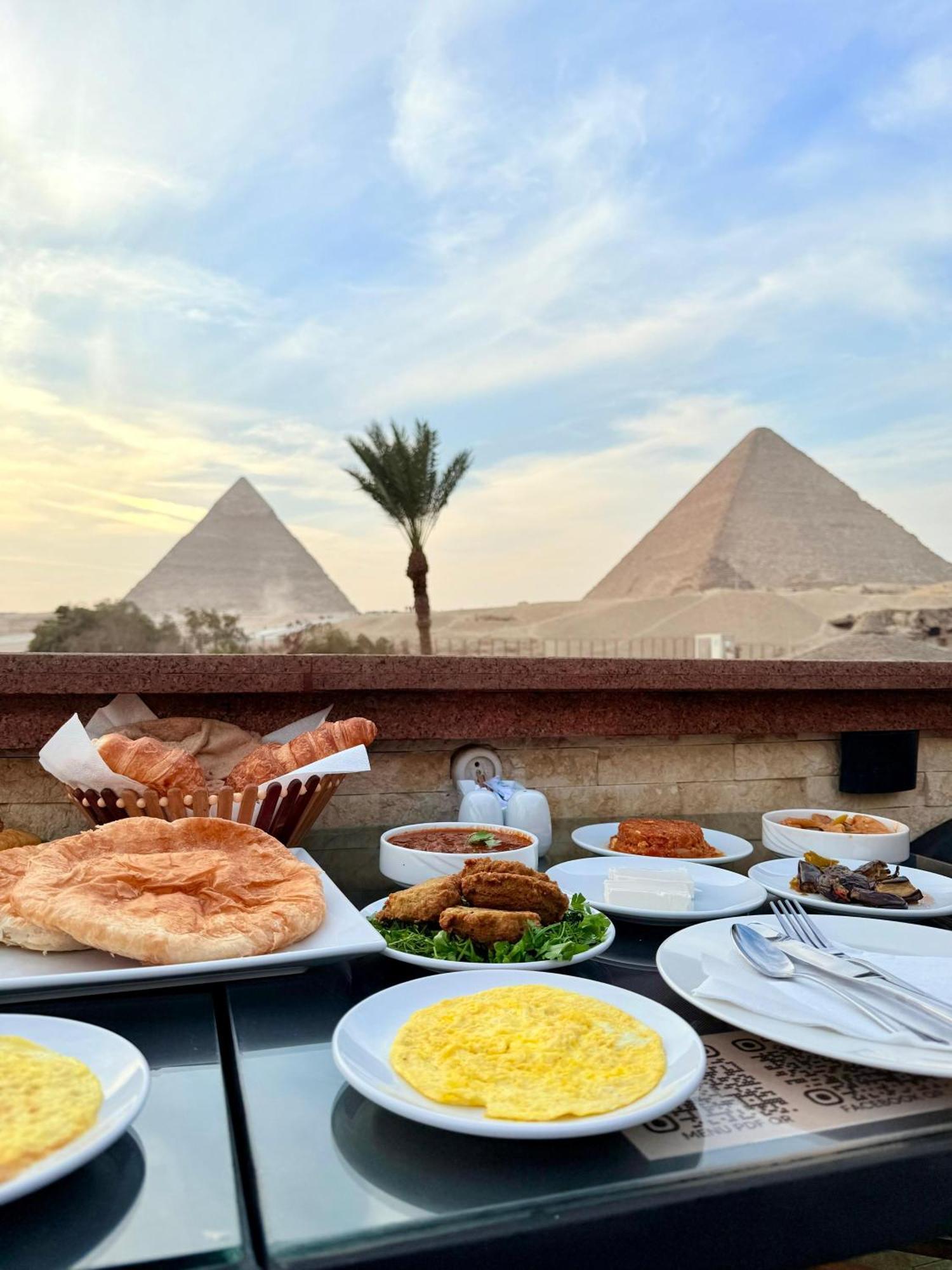 Seven Pyramids Panoramic View Bed & Breakfast *