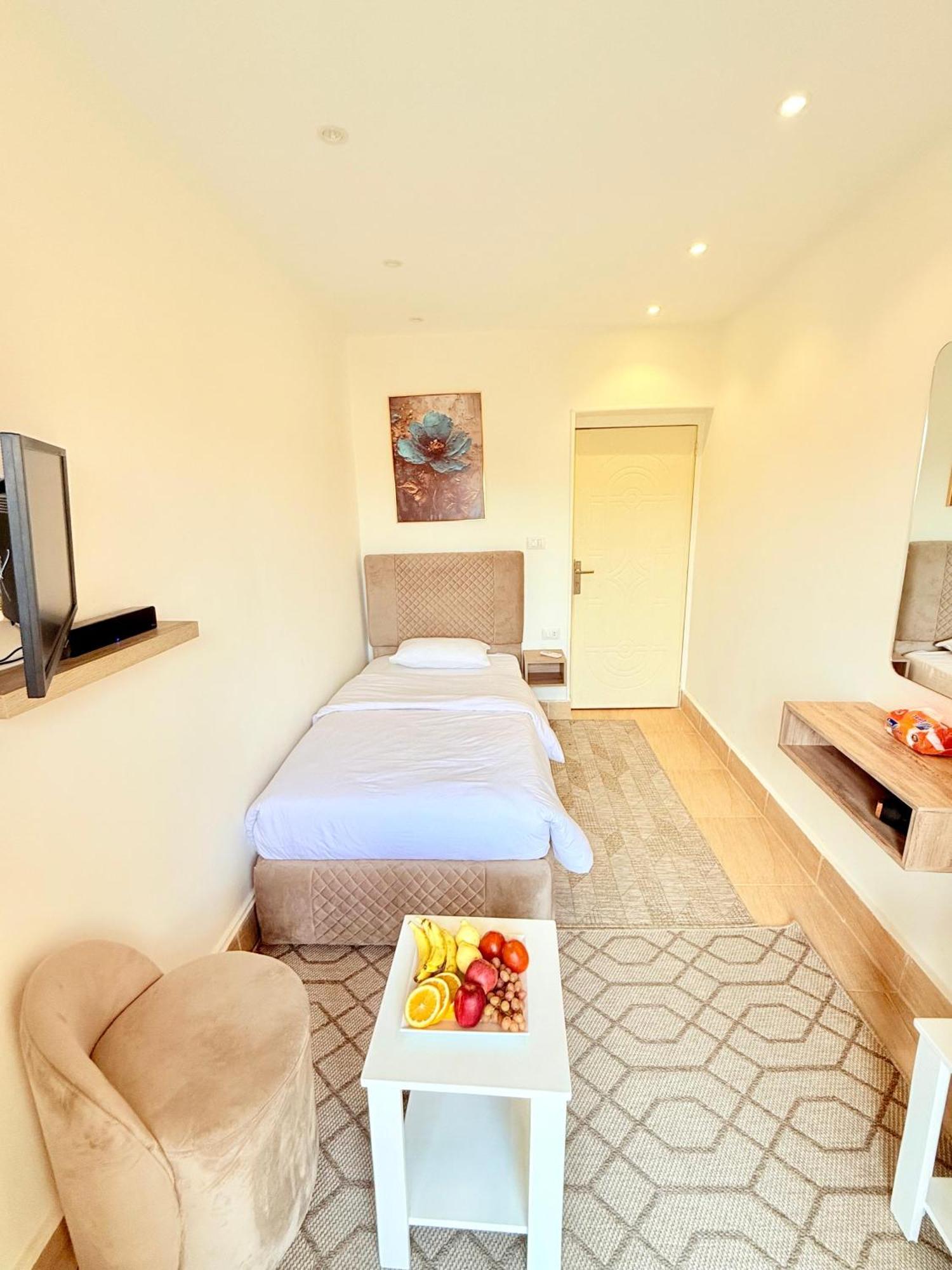 Seven Pyramids Panoramic View Bed & Breakfast