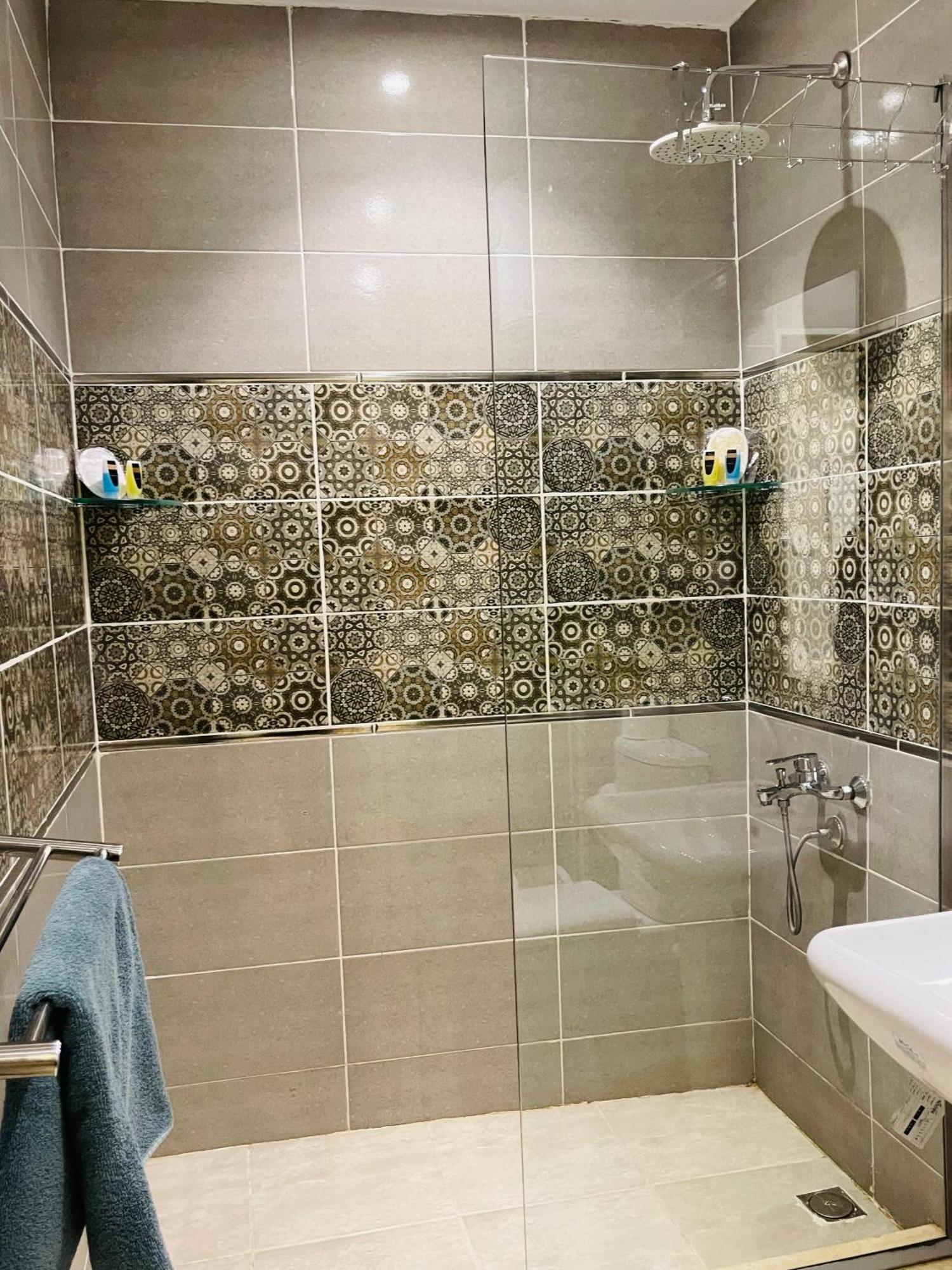 Seven Pyramids Panoramic View Bed & Breakfast Kafrat al Jabal