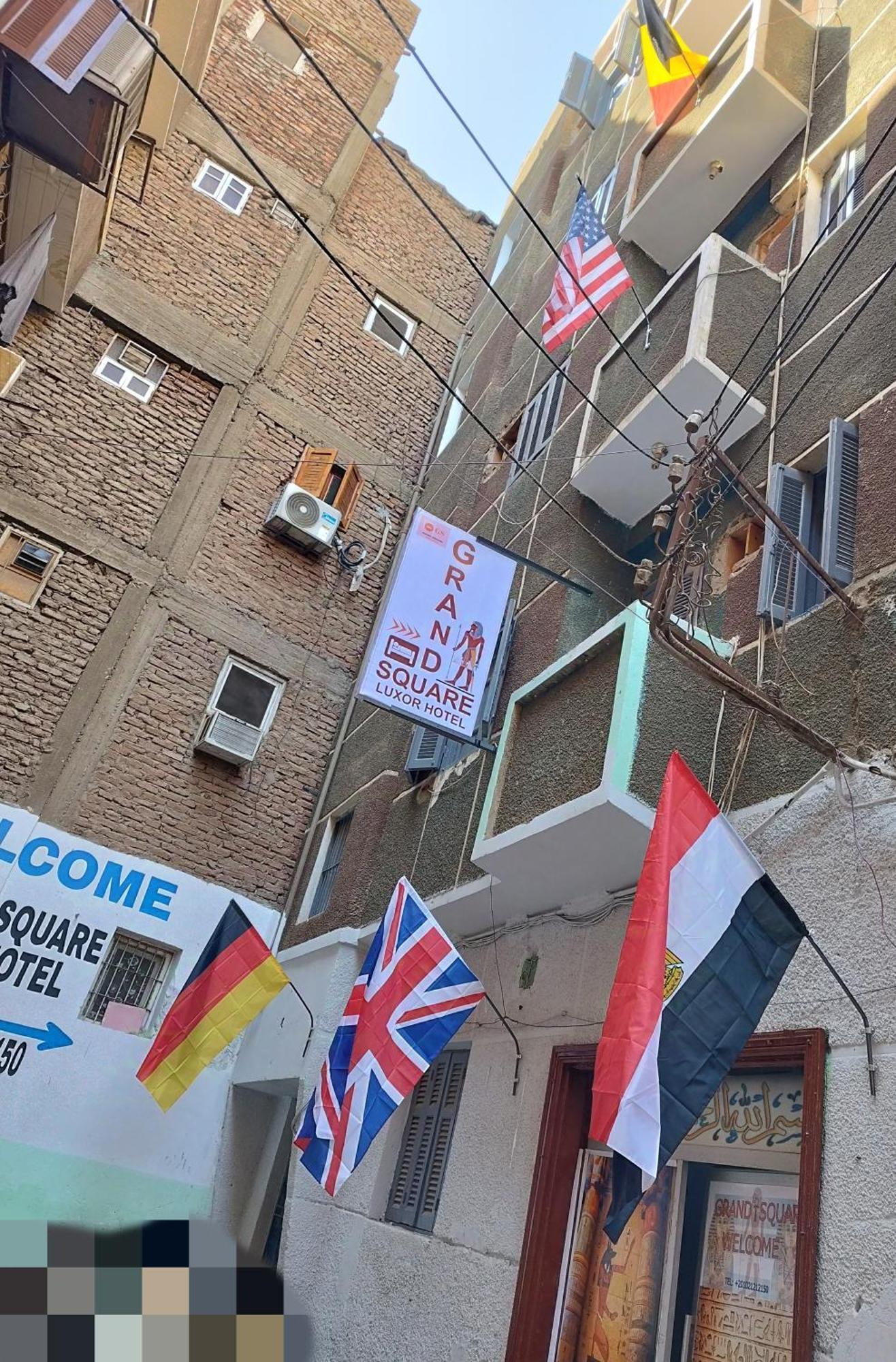 Grand Square Albergue *