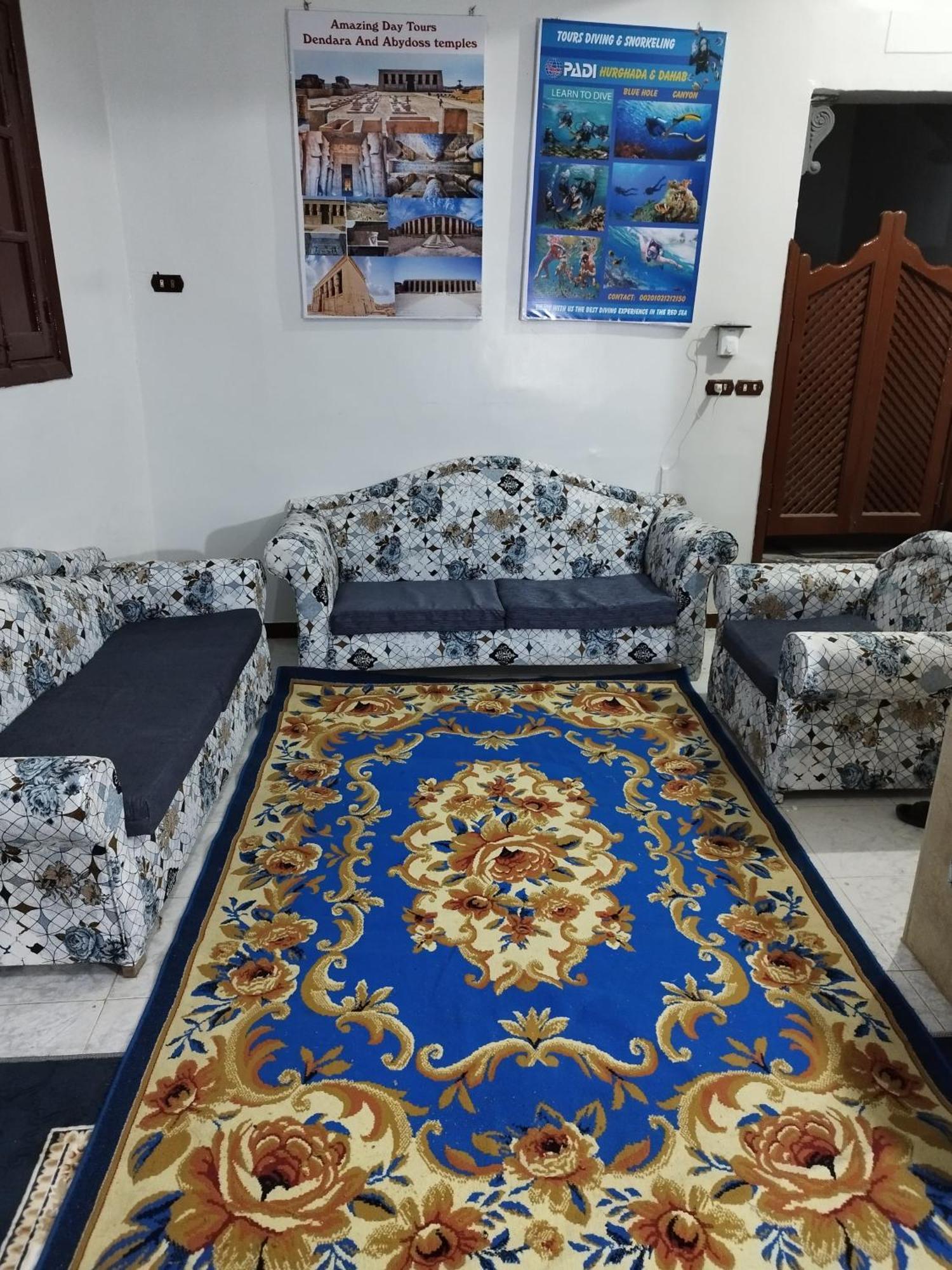 Grand Square Albergue Luxor