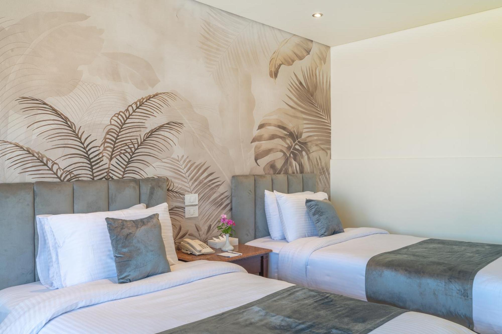 Resort Three Corners Sea