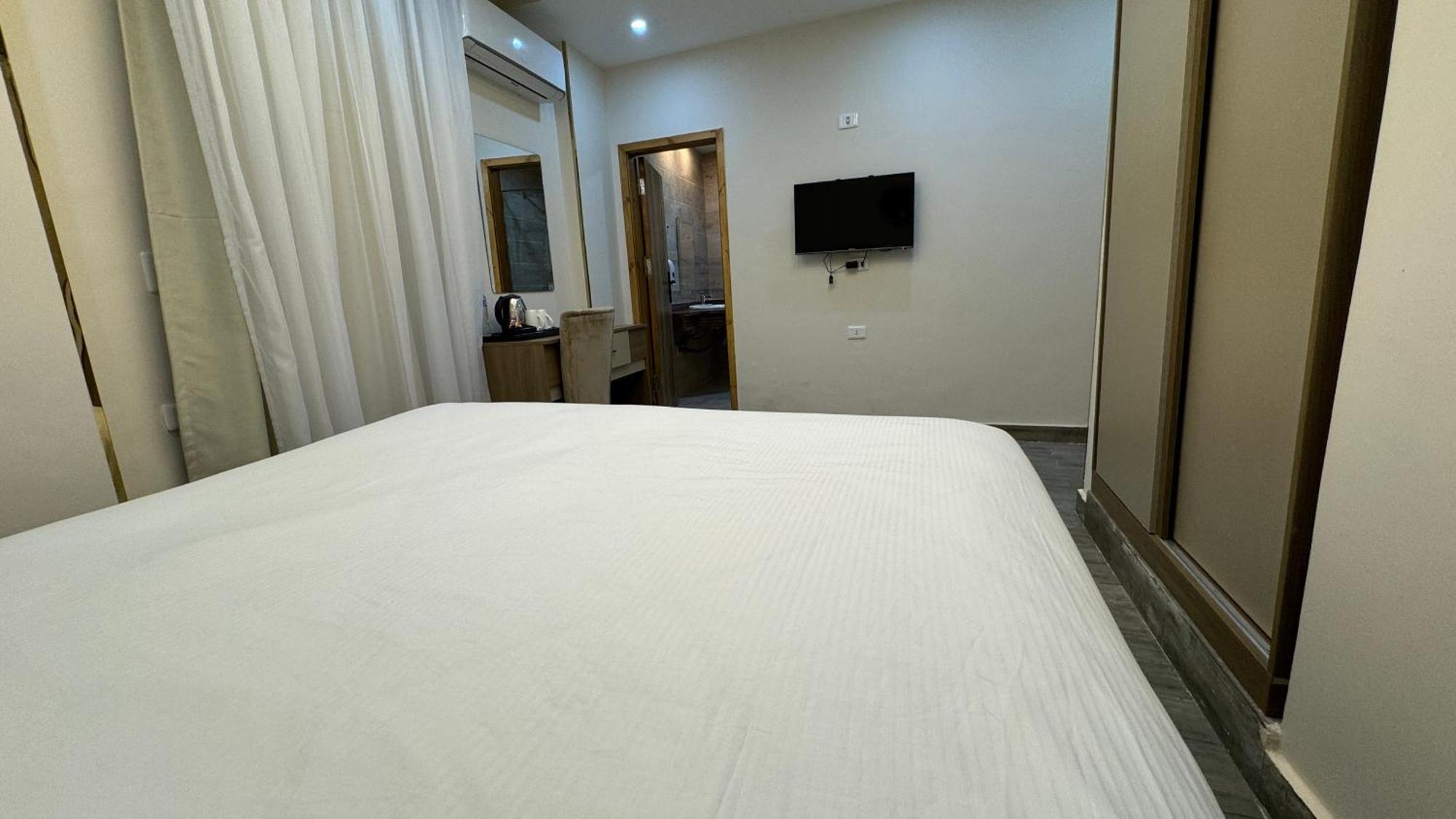 Hotel Pyramids Kafrat al Jabal
