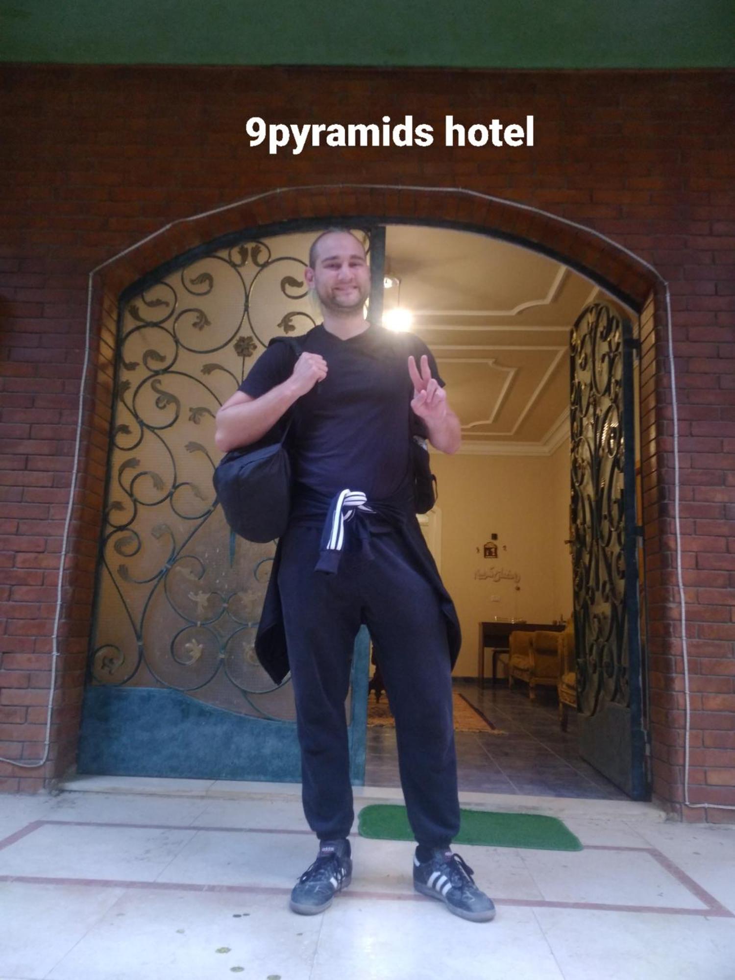 9pyramids *