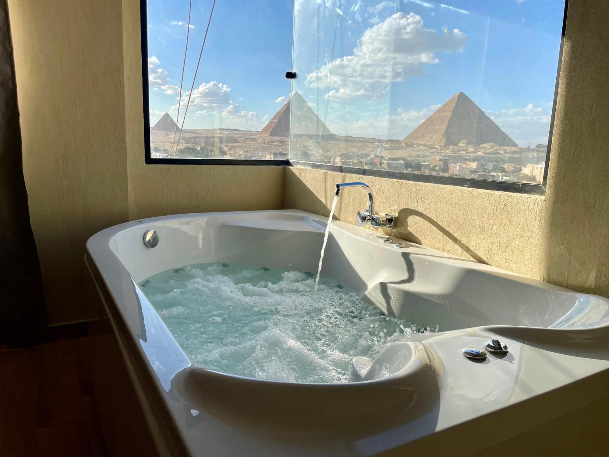 Eterna Pyramids View 4* Kafrat al Jabal