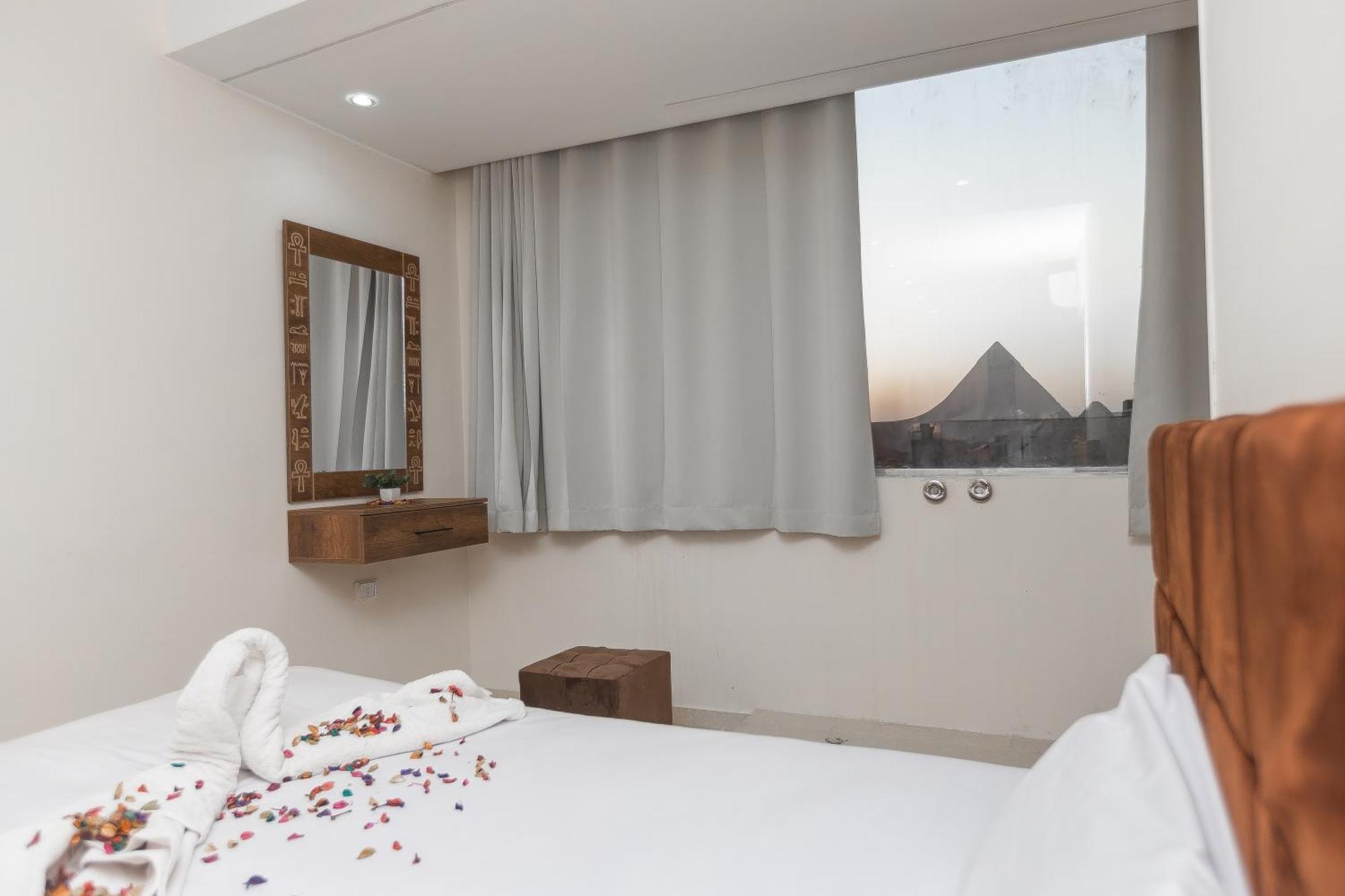 Experience Pyramids View Hotel Kafret el-Gabal