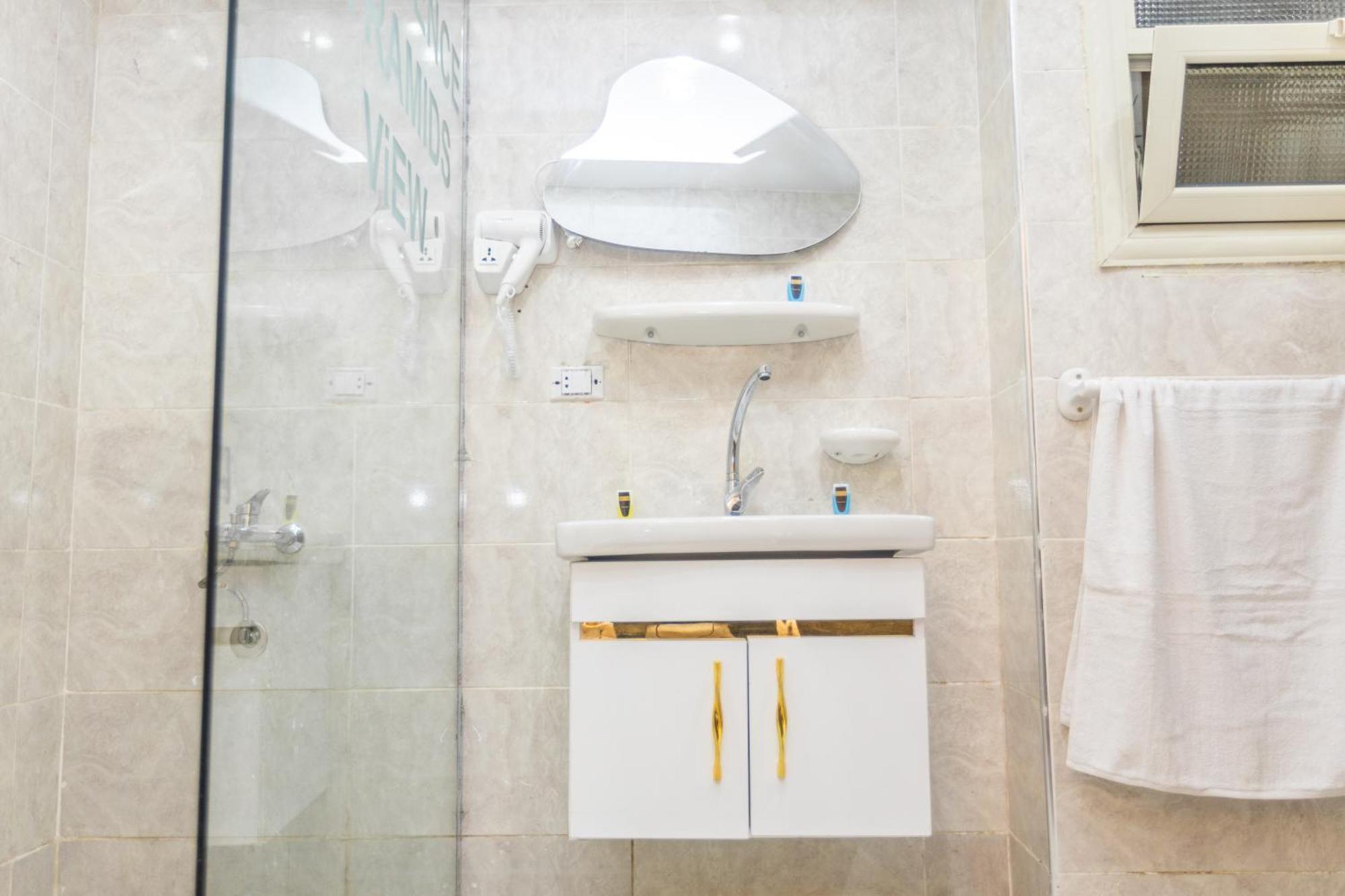 Experience Pyramids View 4* Kafret el-Gabal