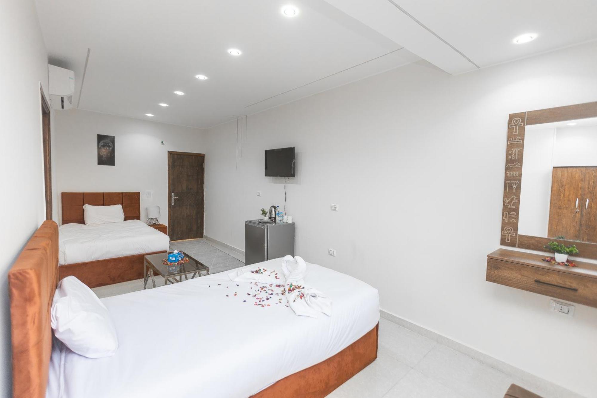 Experience Pyramids View Hotel Kafret el-Gabal