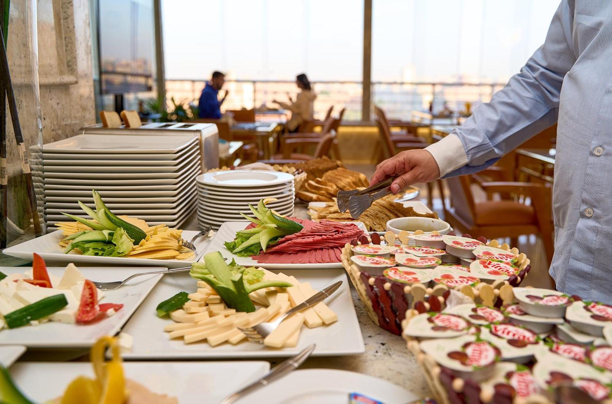 Pyramids Plateau Hotel Kafrat al Jabal
