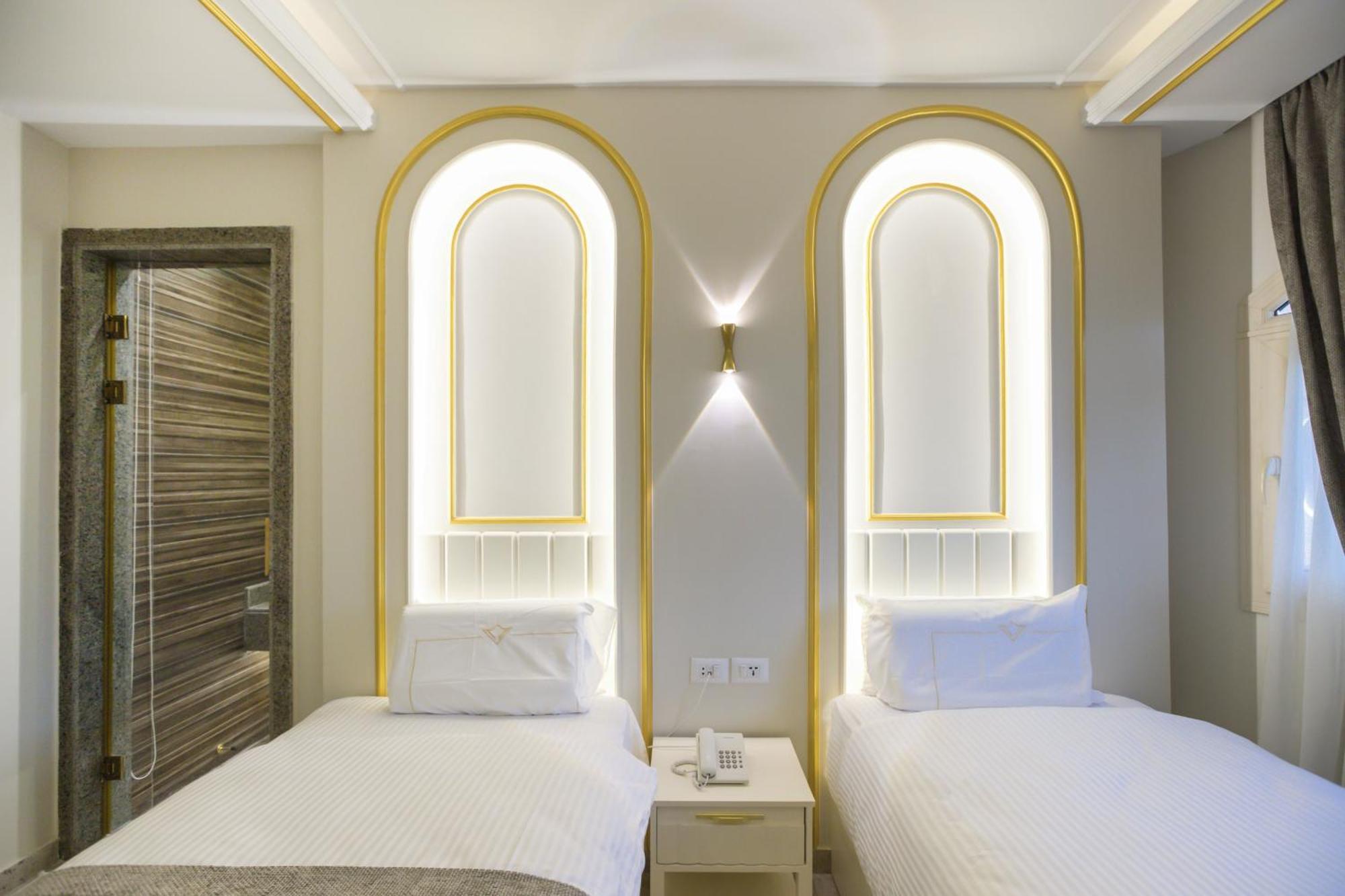Hotel Pyramids Plateau 3*