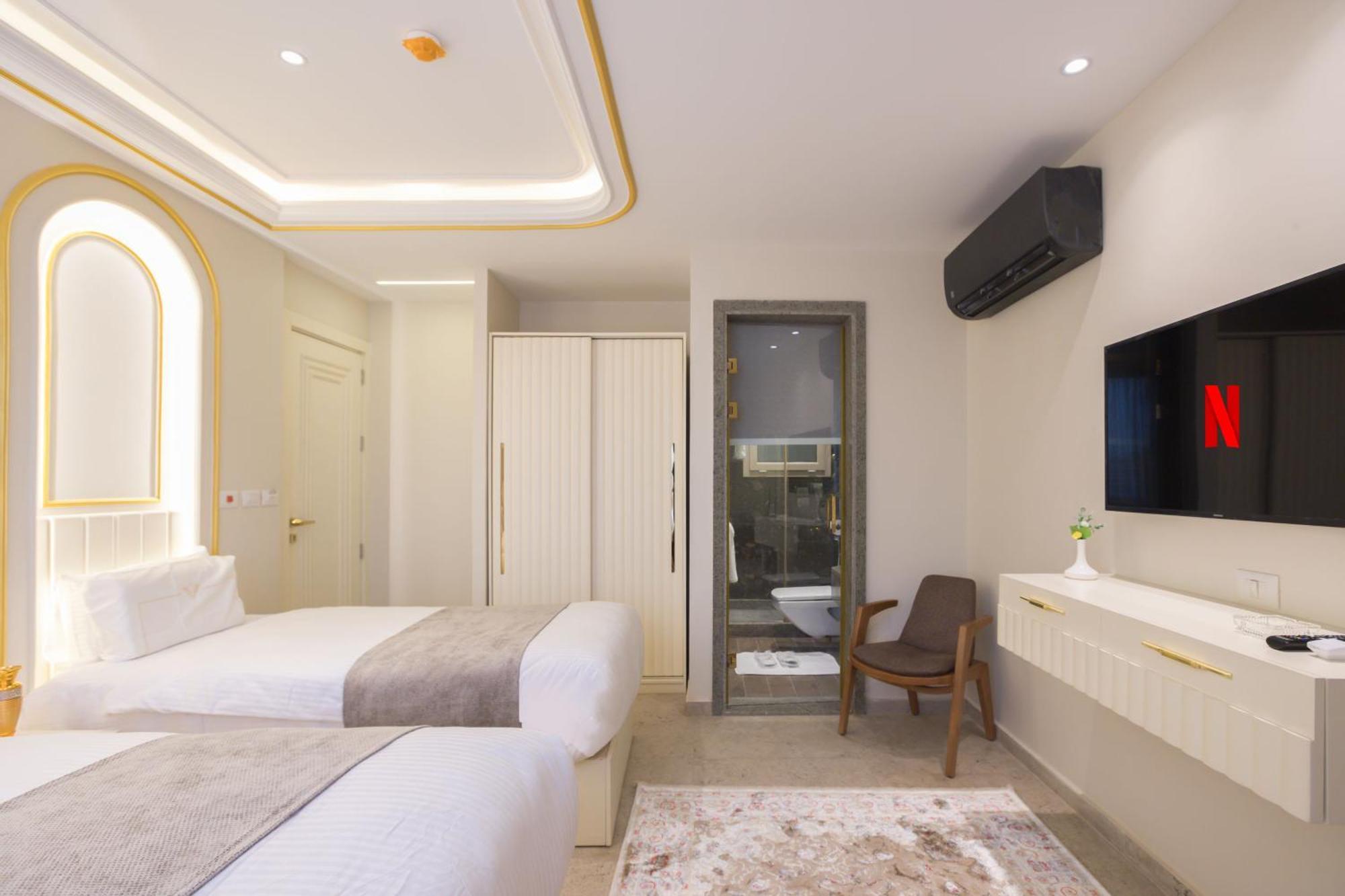 Hotel Pyramids Plateau 3*